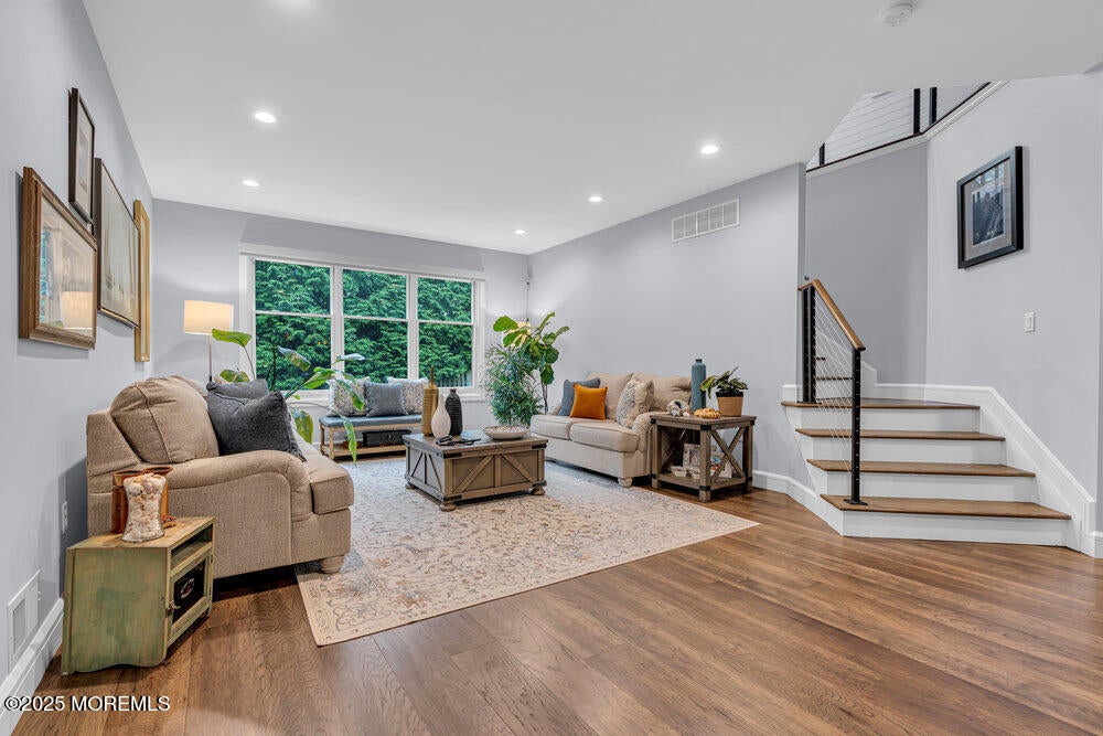 Eatontown, New Jersey, 07724, United States, 5 Bedrooms Bedrooms, ,3 BathroomsBathrooms,Residential,Active,1922289