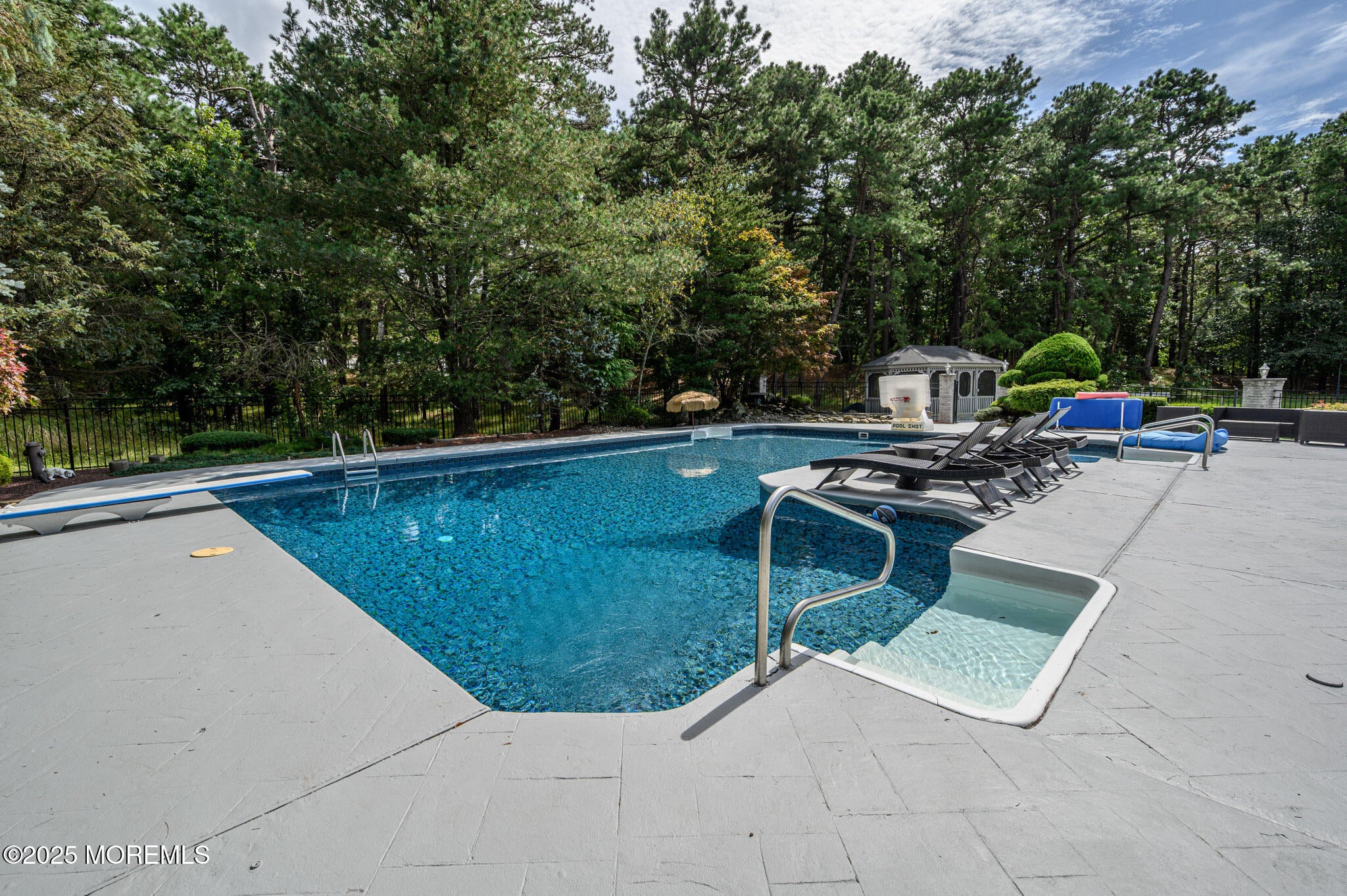 Manalapan, New Jersey, 07726, United States, 6 Bedrooms Bedrooms, ,4 BathroomsBathrooms,Residential,Active,1929411