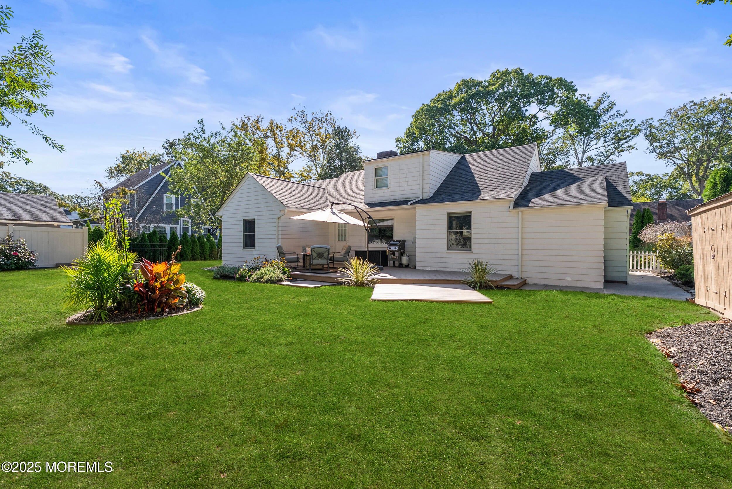 Oakhurst, New Jersey, 07755, United States, 2 Bedrooms Bedrooms, ,1 BathroomBathrooms,Residential,Active,1953714