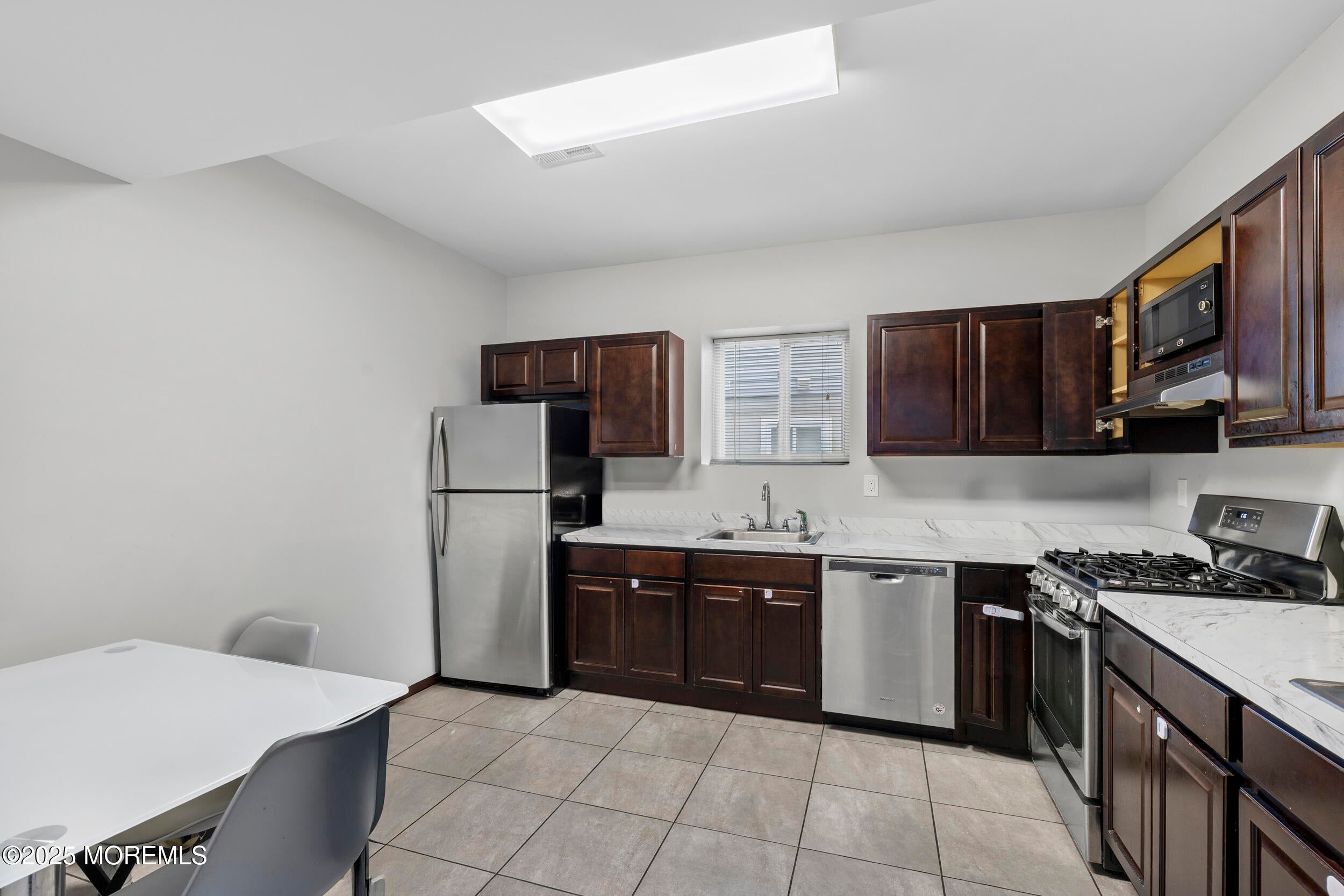 Lakewood, New Jersey, 08701, United States, 10 Bedrooms Bedrooms, ,6 BathroomsBathrooms,Residential,Pending,1973270