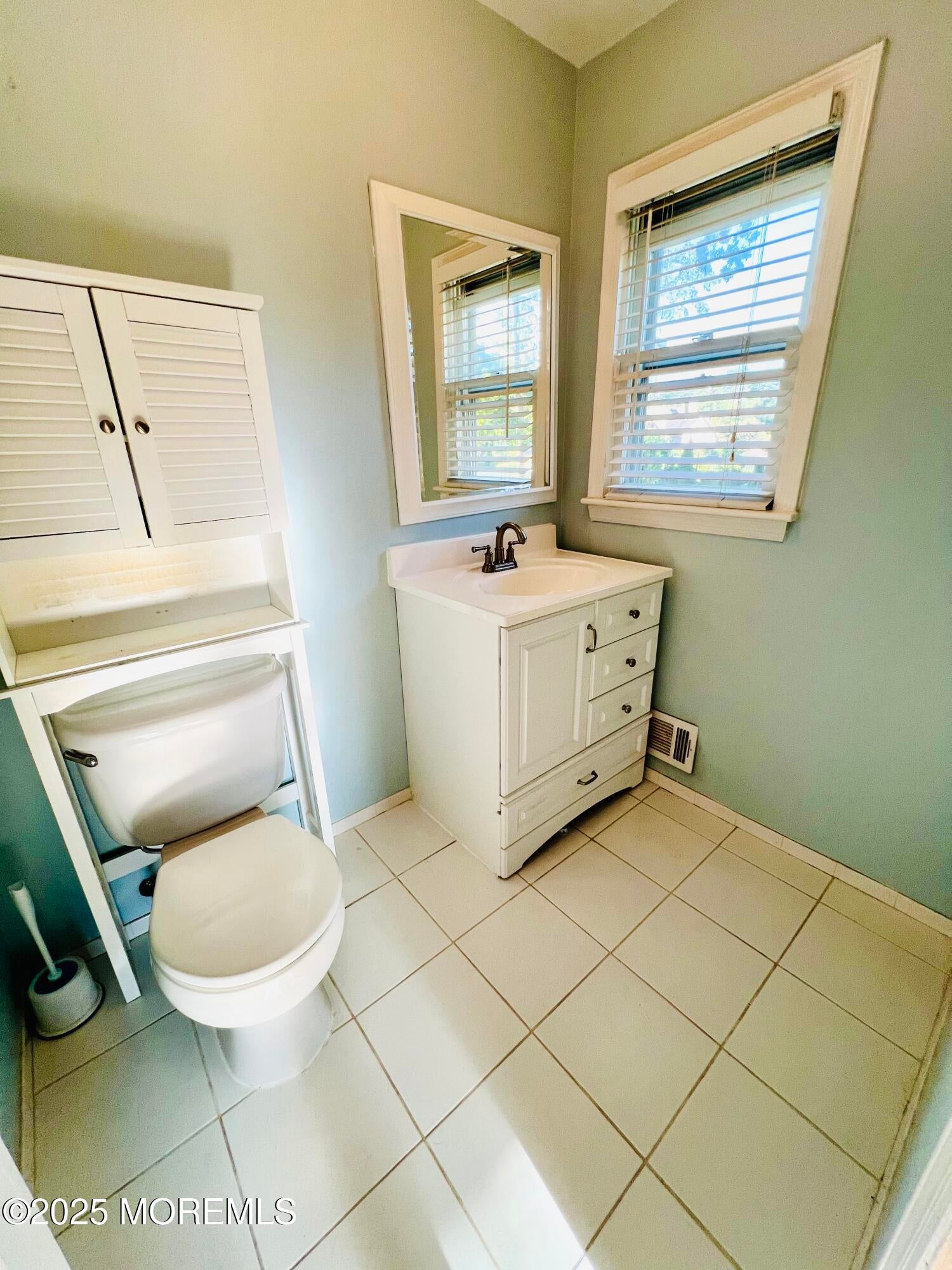 Oakhurst, New Jersey, 07755, United States, 4 Bedrooms Bedrooms, ,2 BathroomsBathrooms,Residential,Active,1905065