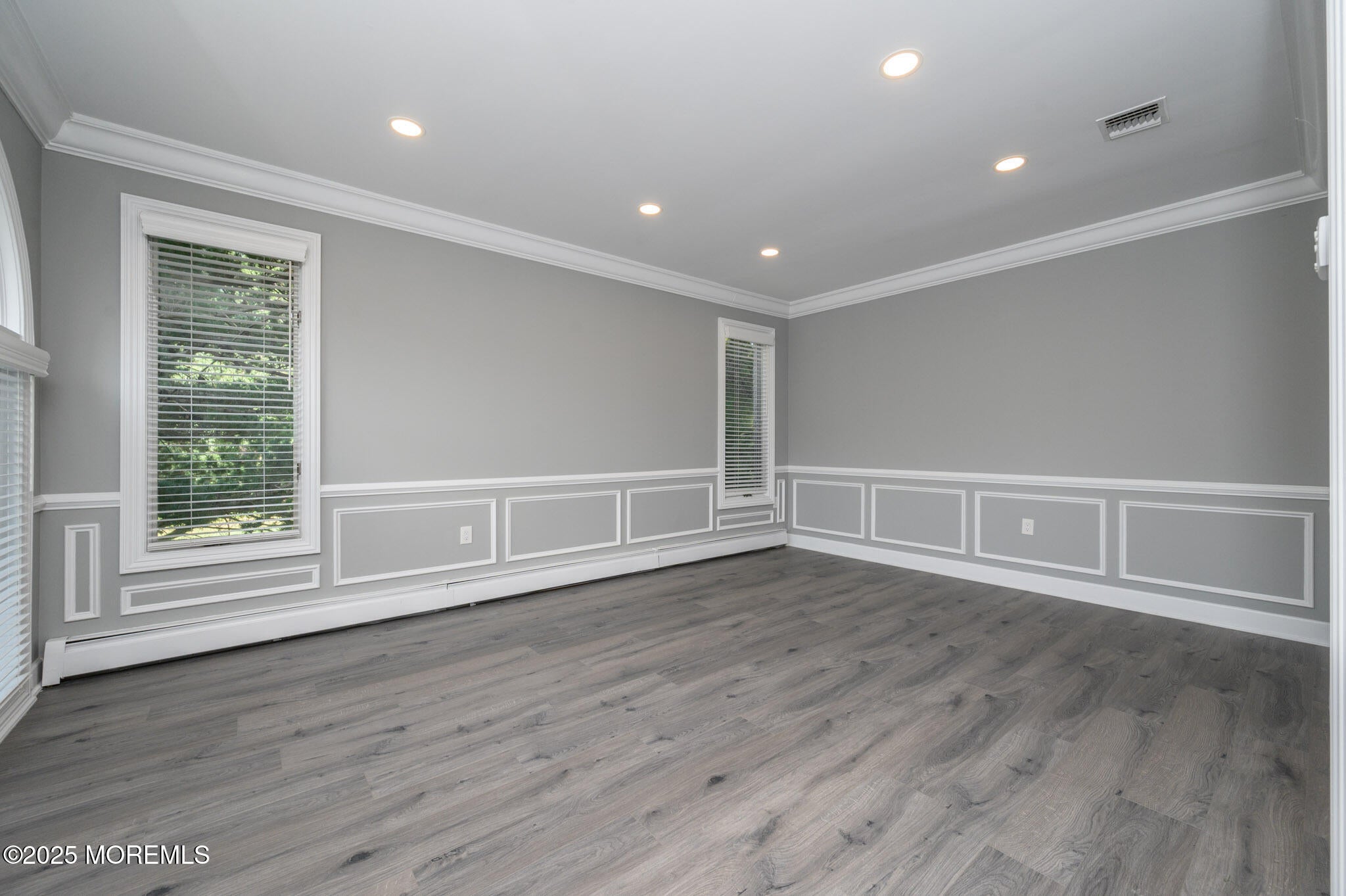 Manalapan, New Jersey, 07726, United States, 6 Bedrooms Bedrooms, ,4 BathroomsBathrooms,Residential,Active,1929411