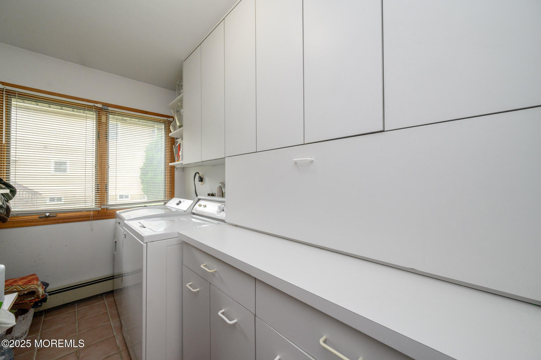 Holmdel, New Jersey, 07733, United States, 4 Bedrooms Bedrooms, ,3 BathroomsBathrooms,Residential,Active,1962185