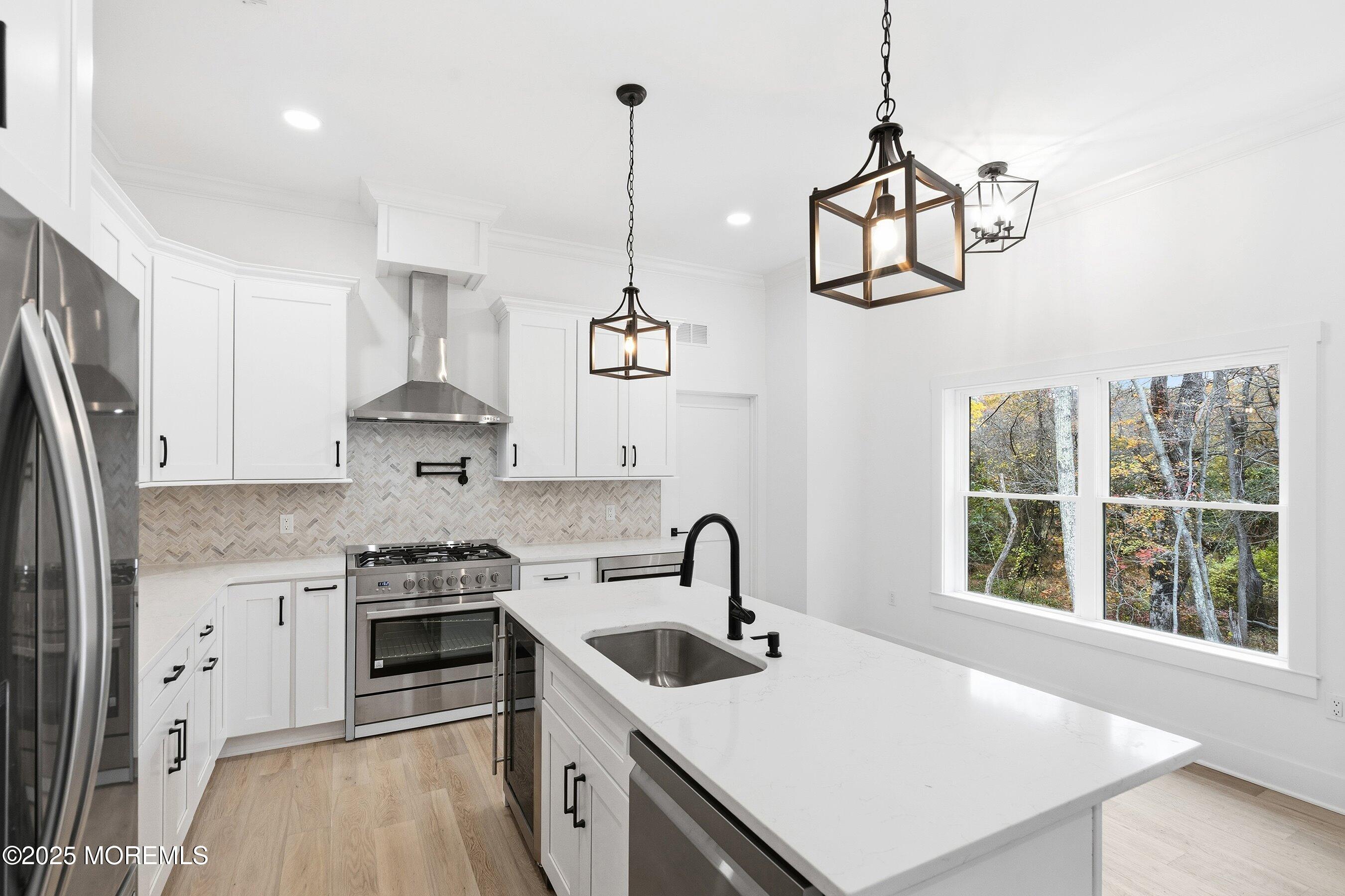 Manalapan, New Jersey, 07726, United States, 3 Bedrooms Bedrooms, ,2 BathroomsBathrooms,Residential,Active,1973334