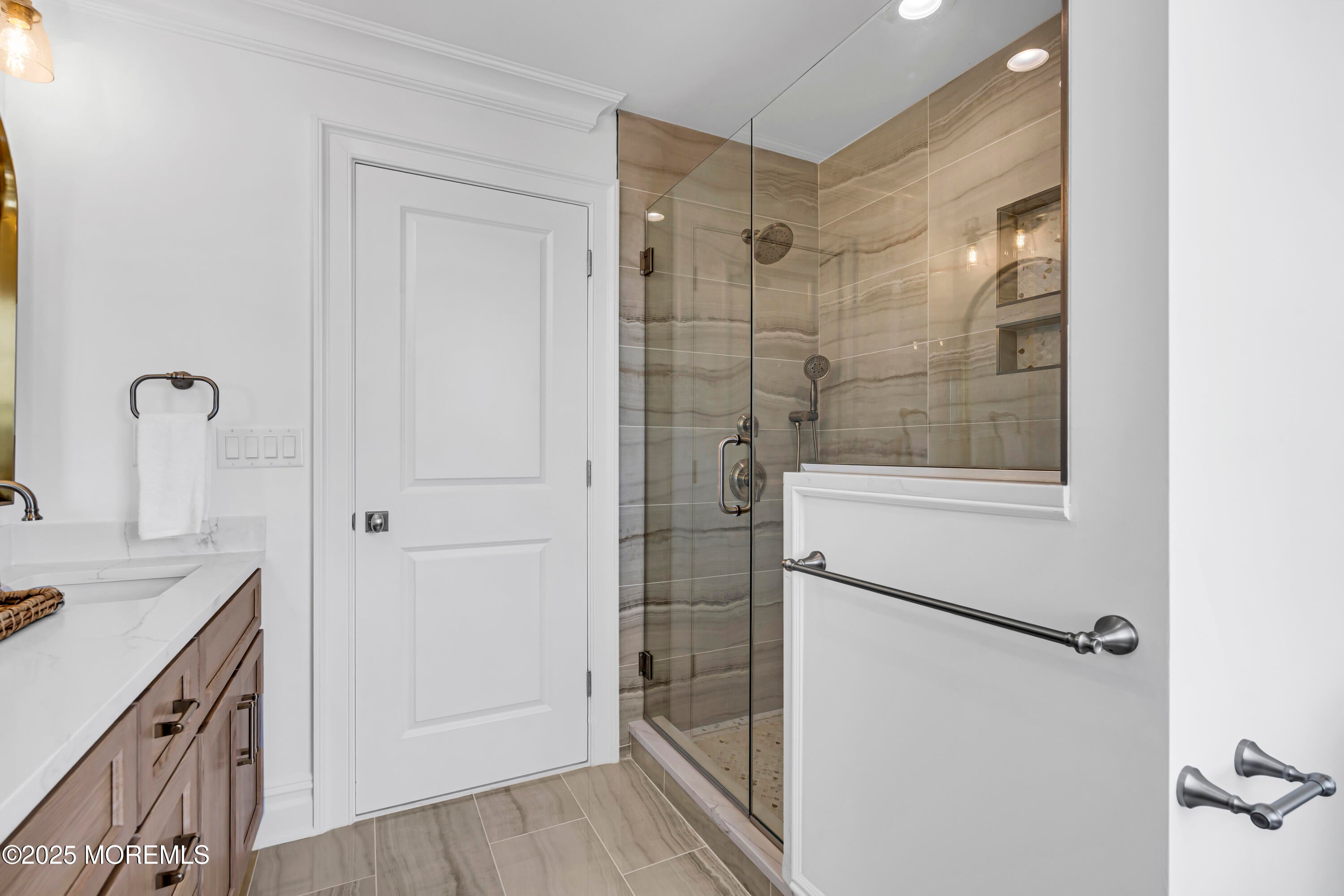Mantoloking, New Jersey, 08738, United States, 6 Bedrooms Bedrooms, ,6 BathroomsBathrooms,Residential,Active,1904143