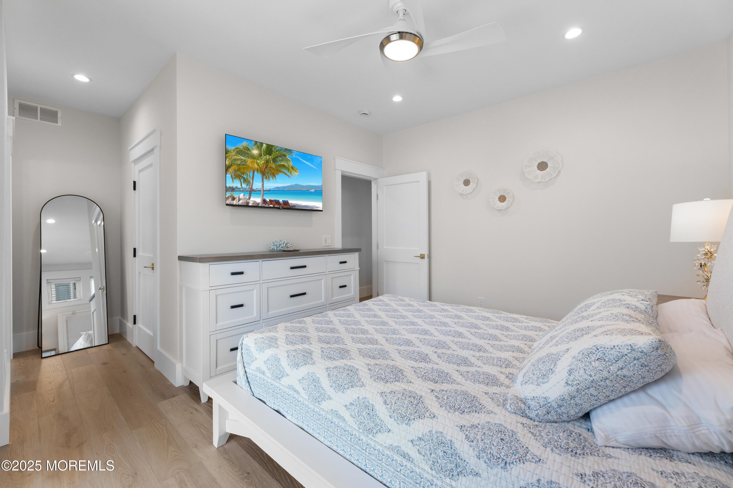 Beach Haven, New Jersey, 08008, United States, 6 Bedrooms Bedrooms, ,6 BathroomsBathrooms,Residential,Active,1969766