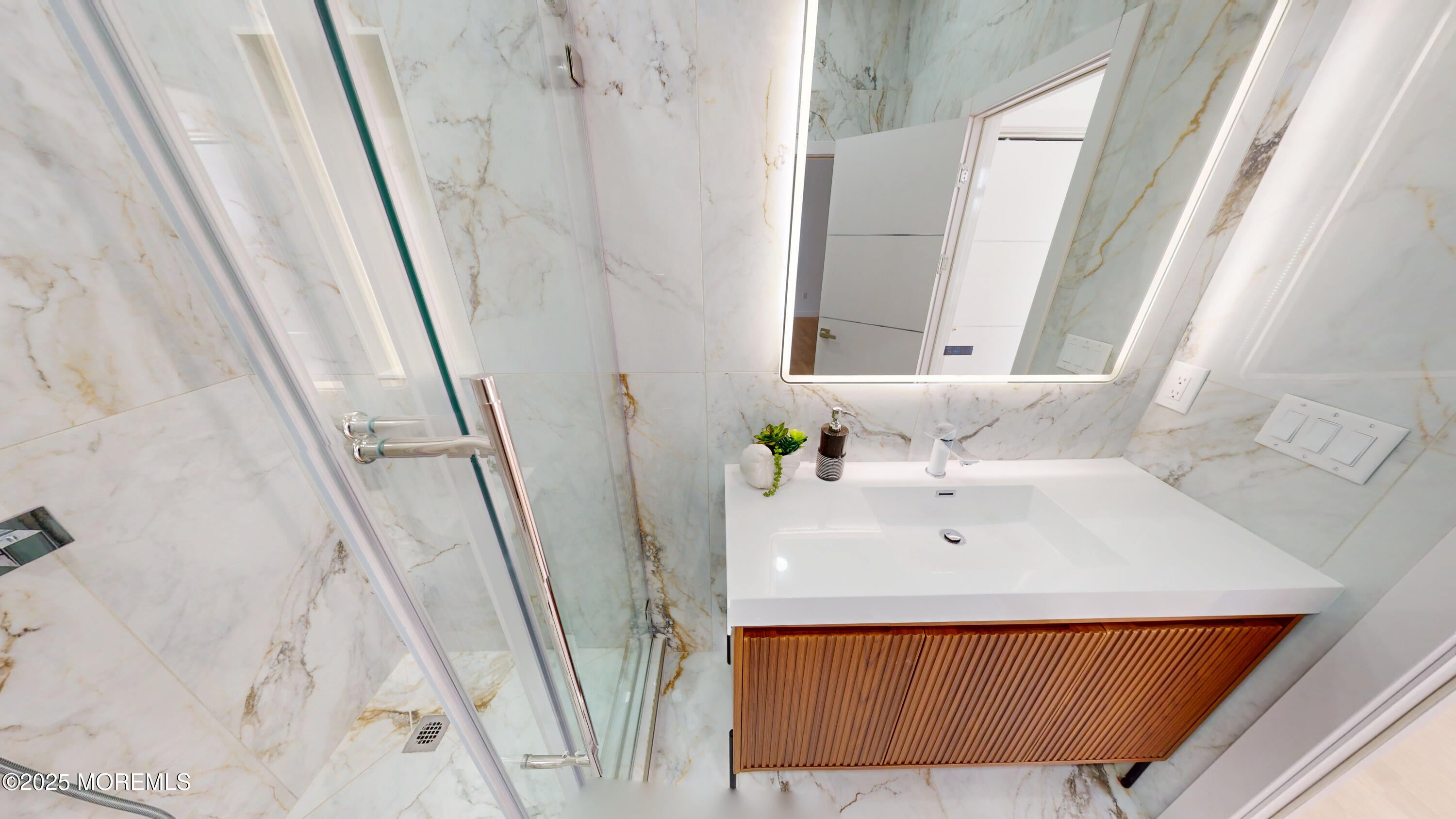 Marlboro, New Jersey, 07746, United States, 5 Bedrooms Bedrooms, ,5 BathroomsBathrooms,Residential,Active,1929654