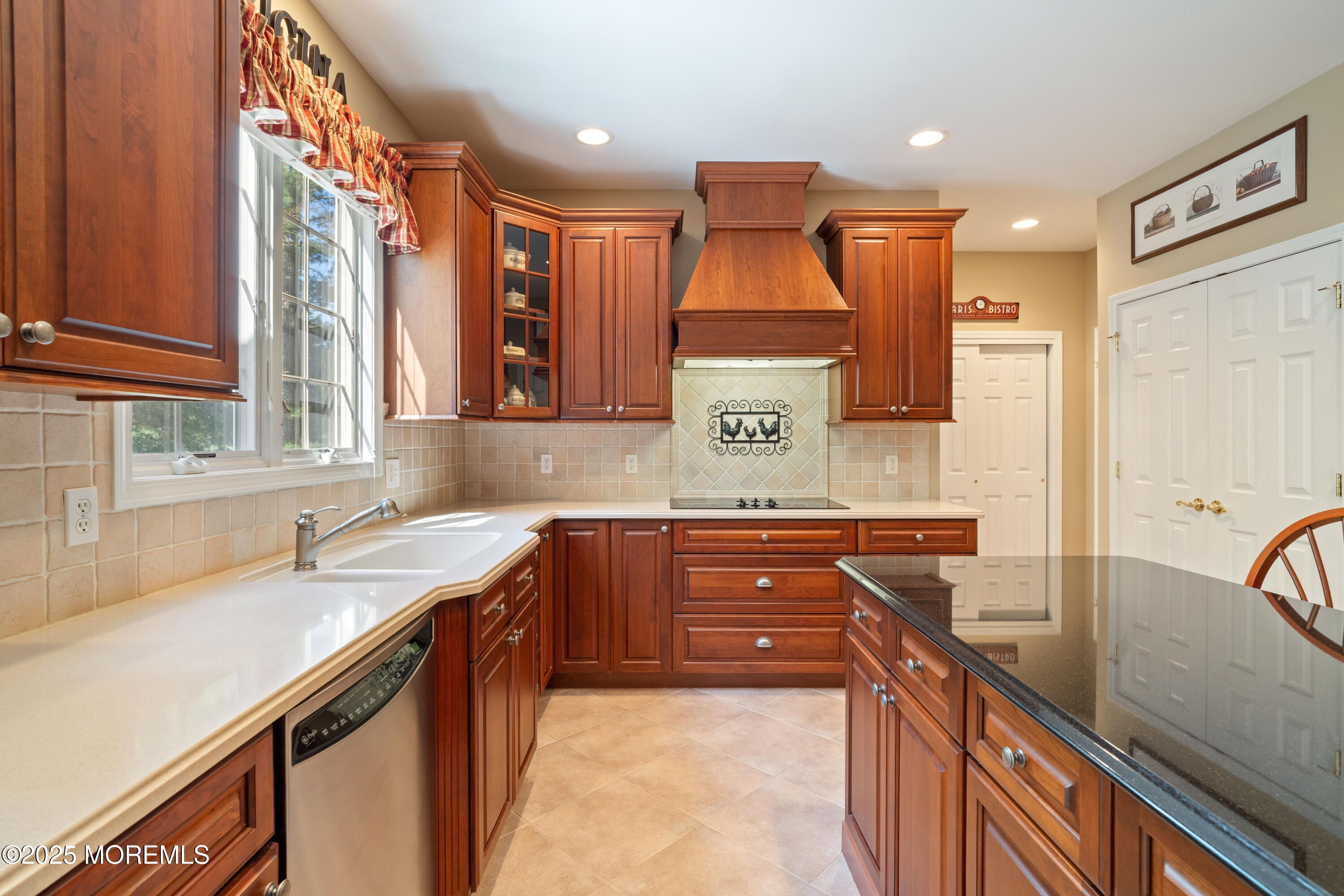 Manahawkin, New Jersey, 08050, United States, ,3 BathroomsBathrooms,Residential,Pending,1824002