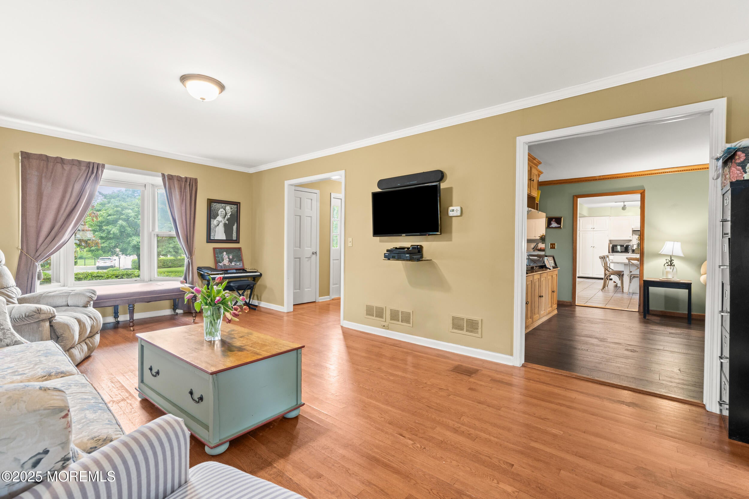Allenwood, New Jersey, 08720, United States, 5 Bedrooms Bedrooms, ,3 BathroomsBathrooms,Residential,Active,1849537