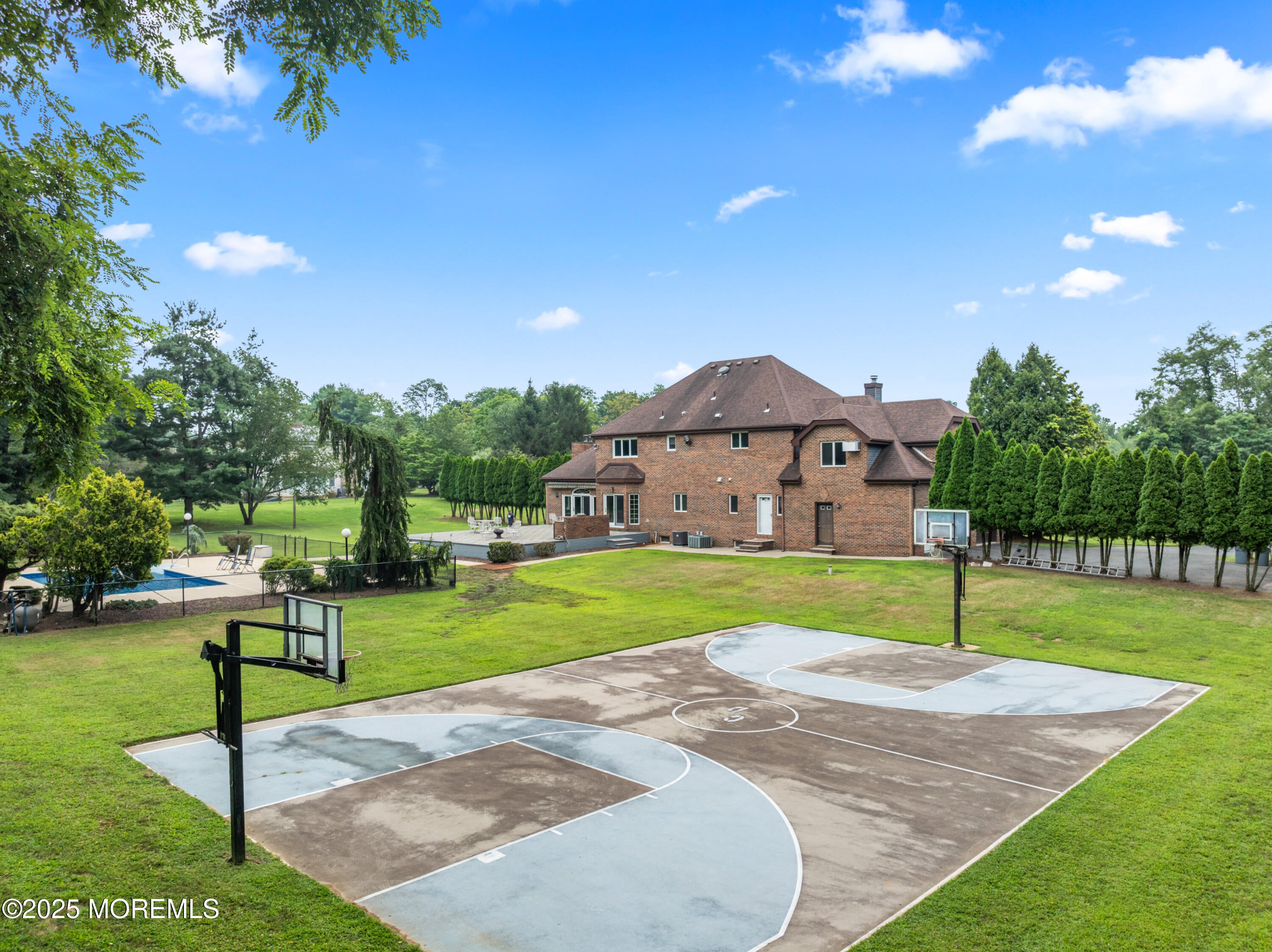 Manalapan, New Jersey, 07726, United States, 4 Bedrooms Bedrooms, ,4 BathroomsBathrooms,Residential,Pending,1909603