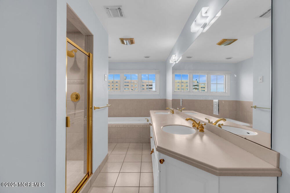 Long Branch, New Jersey, 07740, United States, 4 Bedrooms Bedrooms, ,4 BathroomsBathrooms,Residential,Active,1941125