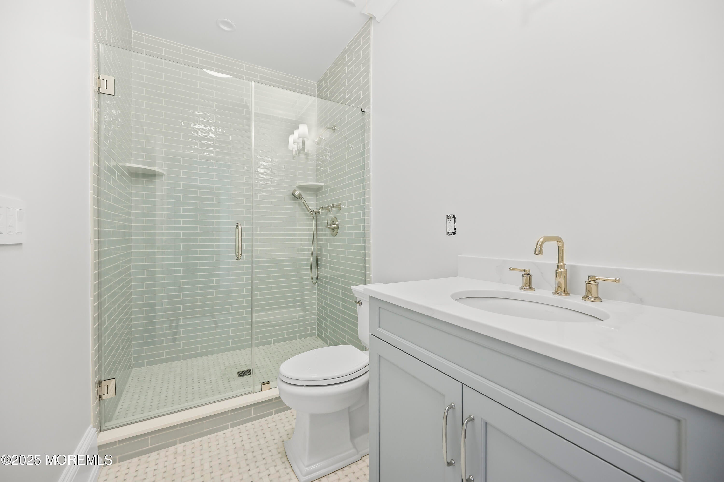 Rumson, New Jersey, 07760, United States, 6 Bedrooms Bedrooms, ,7 BathroomsBathrooms,Residential,Active,1904739