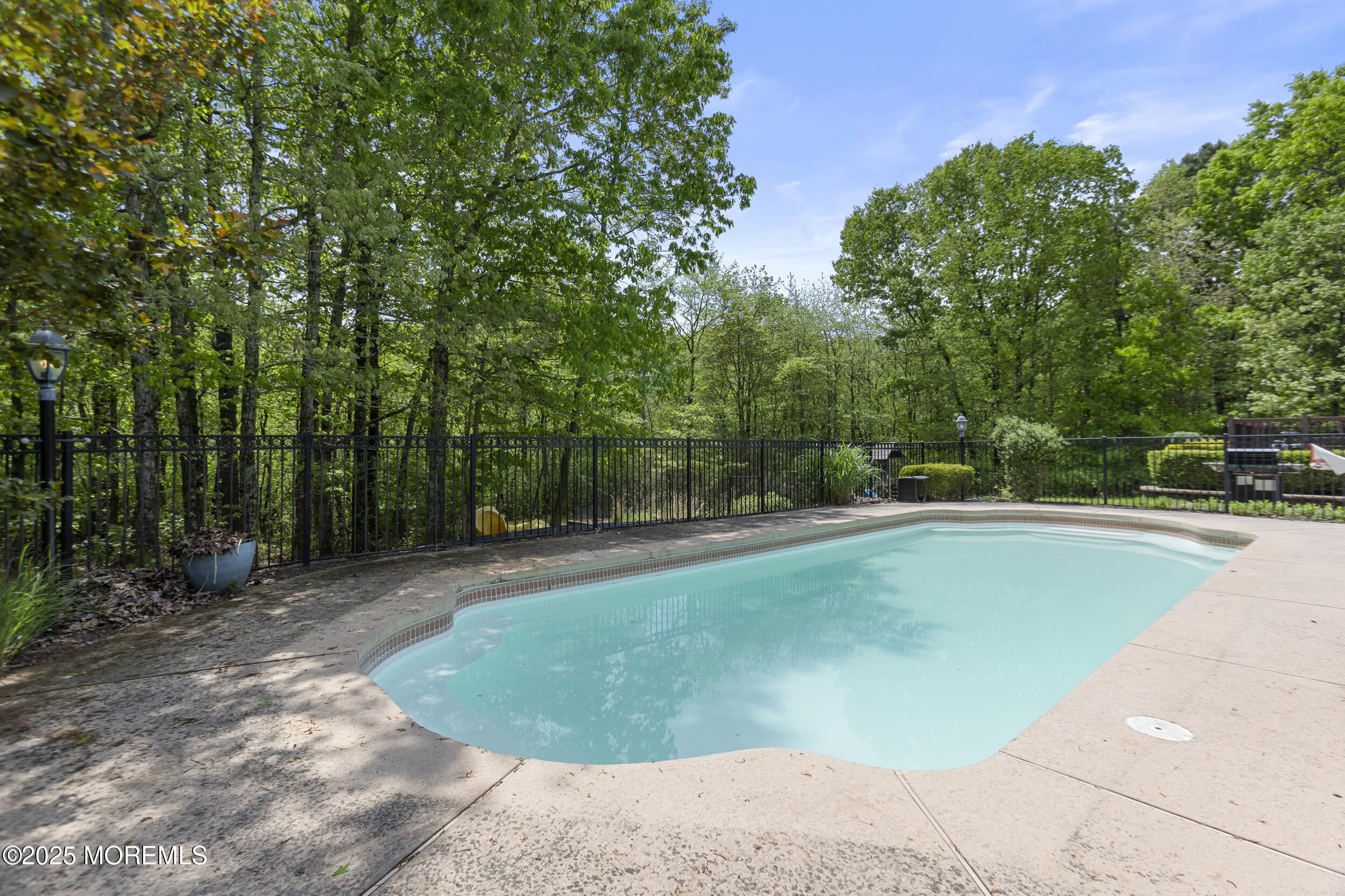 Jackson, New Jersey, 08527, United States, 5 Bedrooms Bedrooms, ,3 BathroomsBathrooms,Residential,Active,1973348