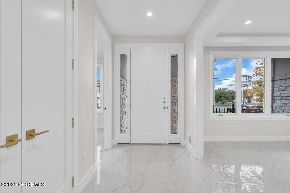 Lakewood, New Jersey, 08701, United States, 5 Bedrooms Bedrooms, ,4 BathroomsBathrooms,Residential,Active,1973269