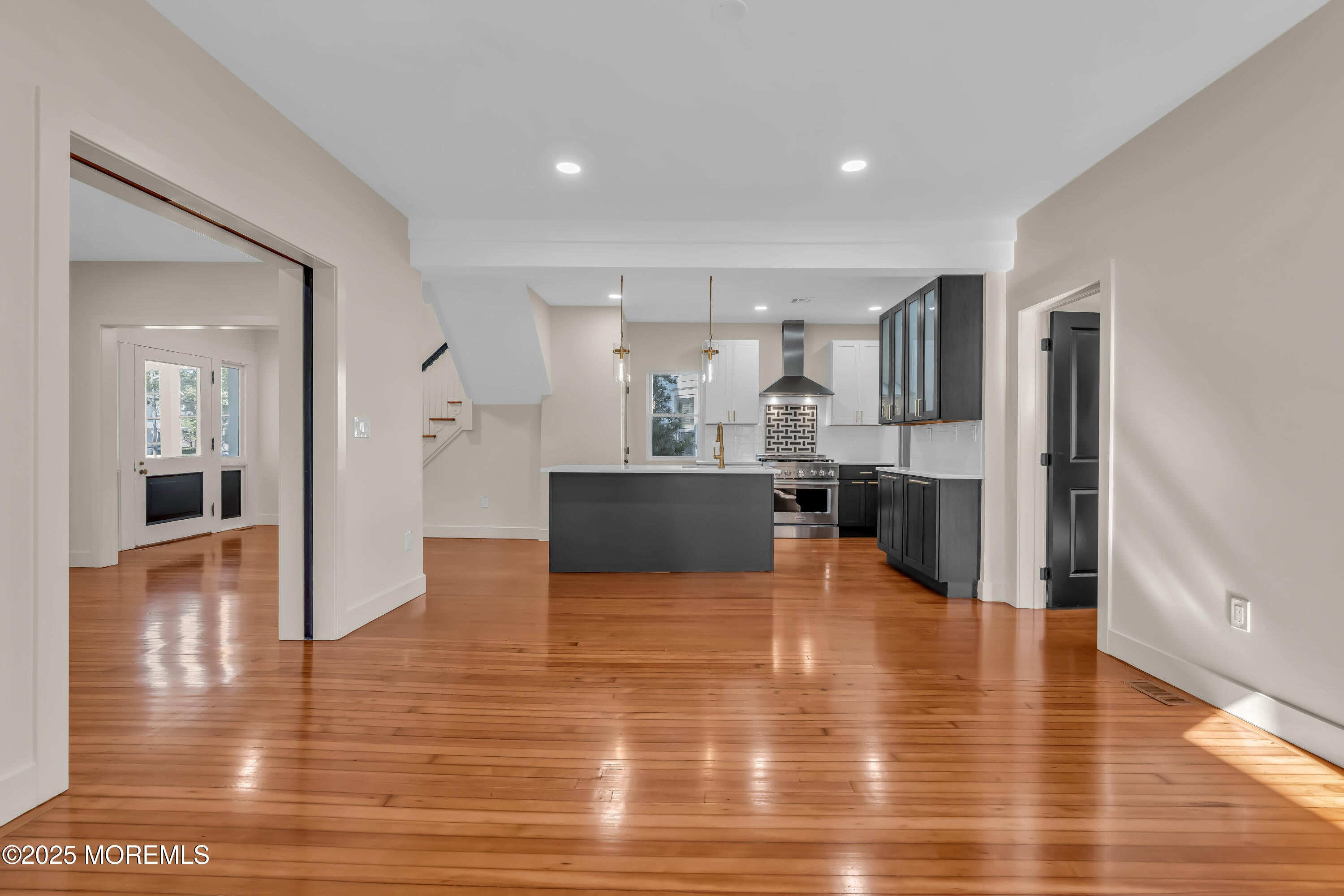 Asbury Park, New Jersey, 07712, United States, 6 Bedrooms Bedrooms, ,4 BathroomsBathrooms,Residential,Active,1929708