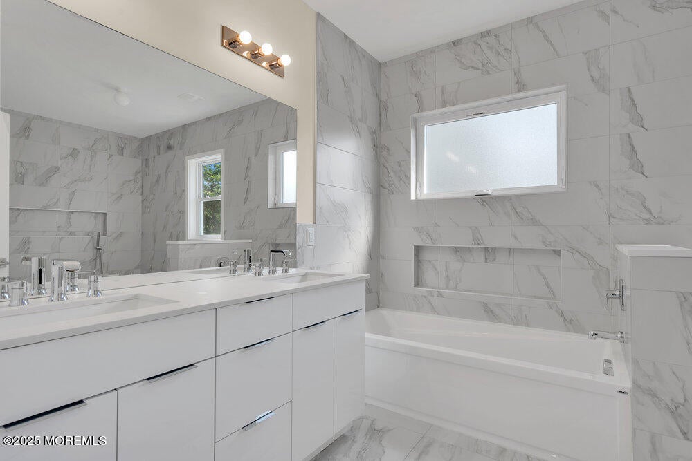 Jackson, New Jersey, 08527, United States, 6 Bedrooms Bedrooms, ,4 BathroomsBathrooms,Residential,Active,1973337