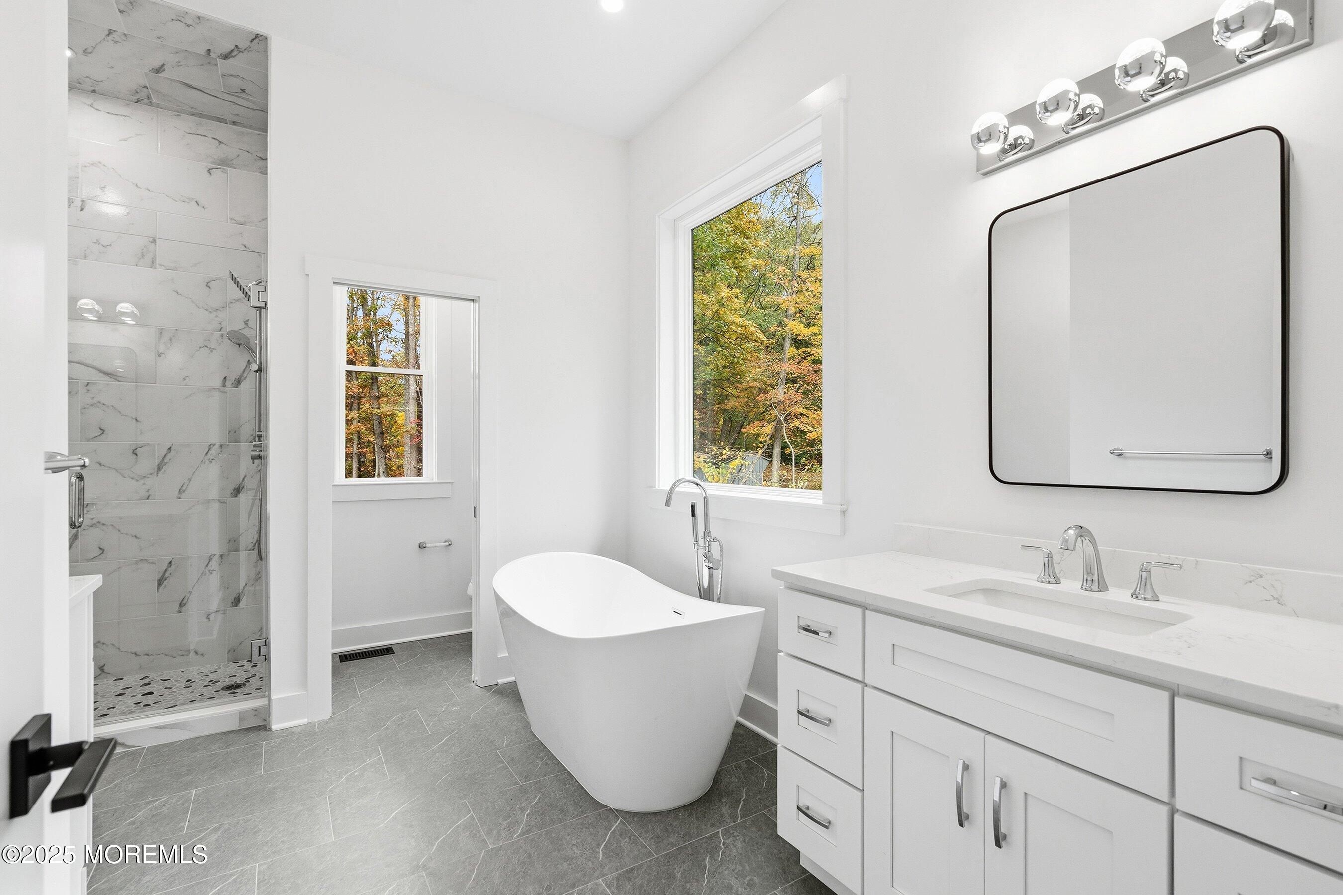 Manalapan, New Jersey, 07726, United States, 3 Bedrooms Bedrooms, ,2 BathroomsBathrooms,Residential,Active,1973334