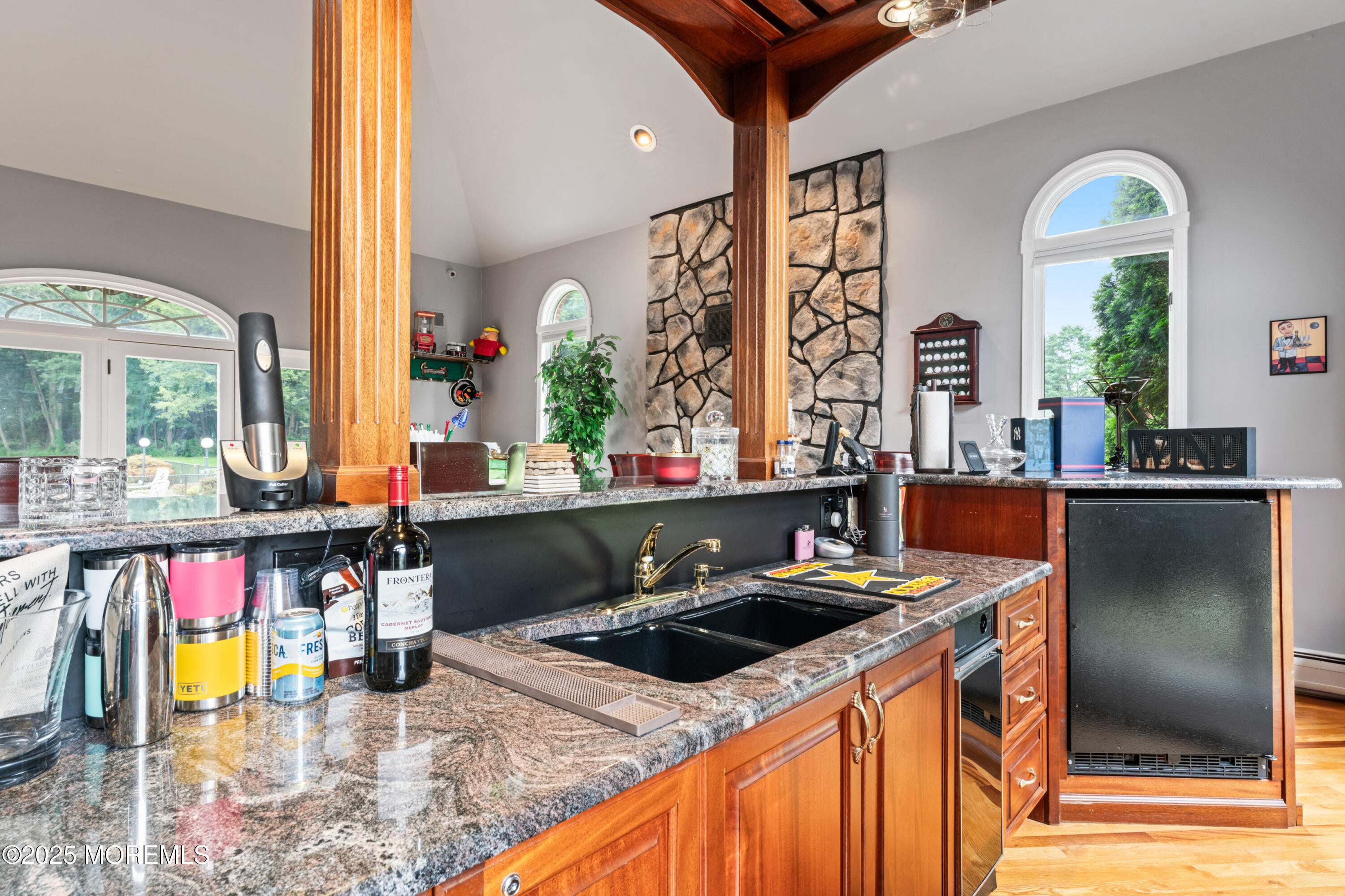 Manalapan, New Jersey, 07726, United States, 4 Bedrooms Bedrooms, ,4 BathroomsBathrooms,Residential,Pending,1909603