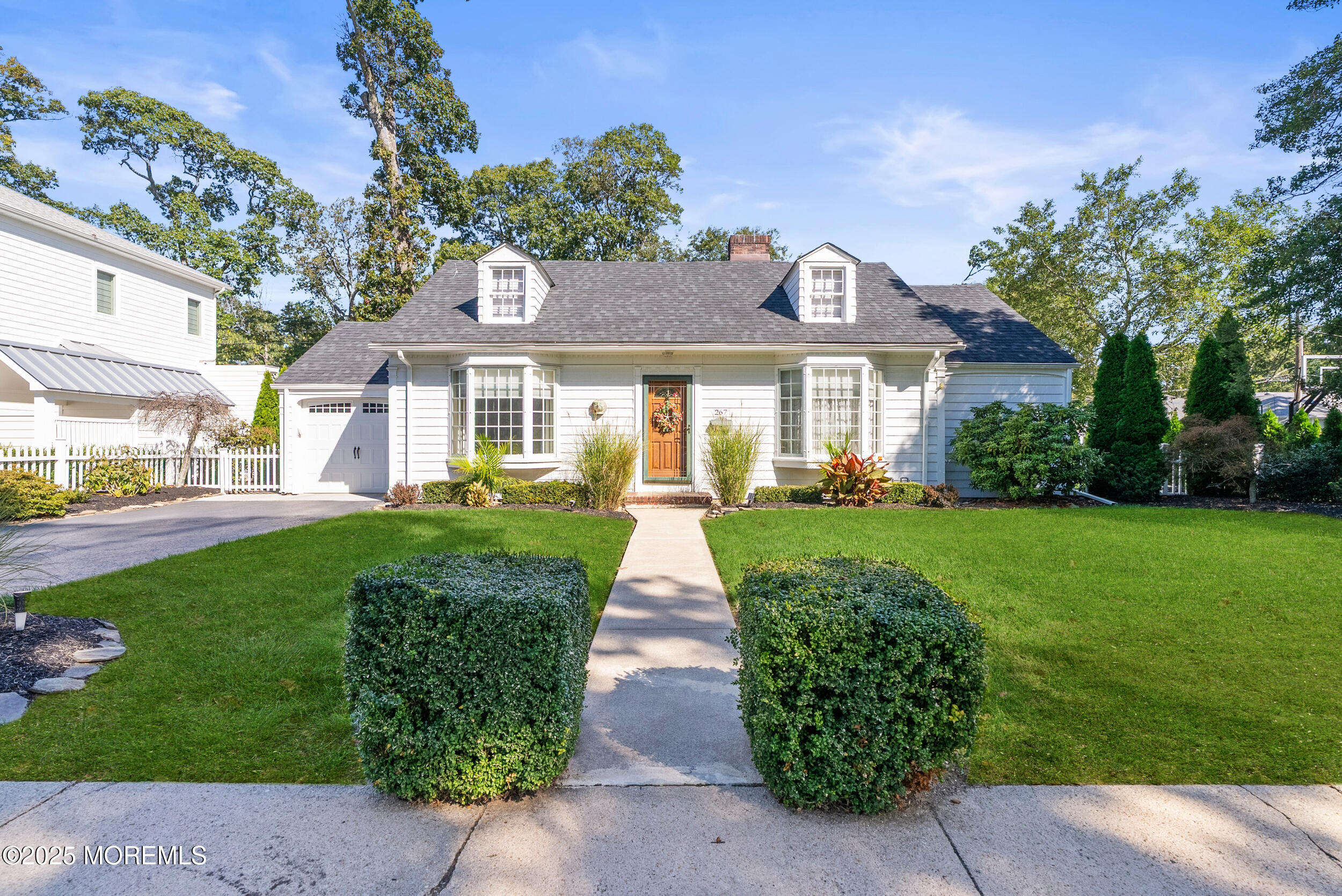 Oakhurst, New Jersey, 07755, United States, 2 Bedrooms Bedrooms, ,1 BathroomBathrooms,Residential,Active,1953714