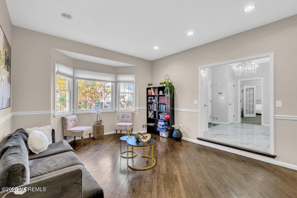 Lakewood, New Jersey, 08701, United States, 7 Bedrooms Bedrooms, ,3 BathroomsBathrooms,Residential,Active,1988790