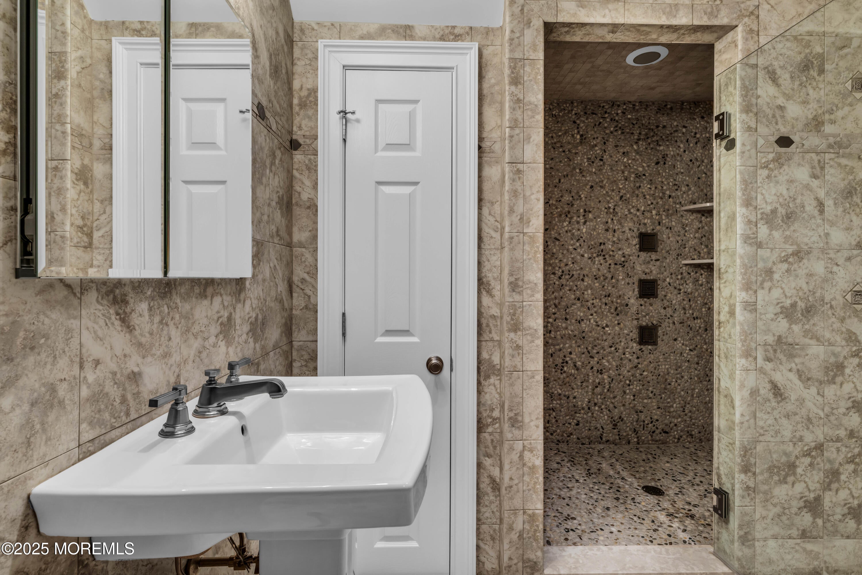 Old Bridge, New Jersey, 08857, United States, 5 Bedrooms Bedrooms, ,4 BathroomsBathrooms,Residential,Pending,1992258