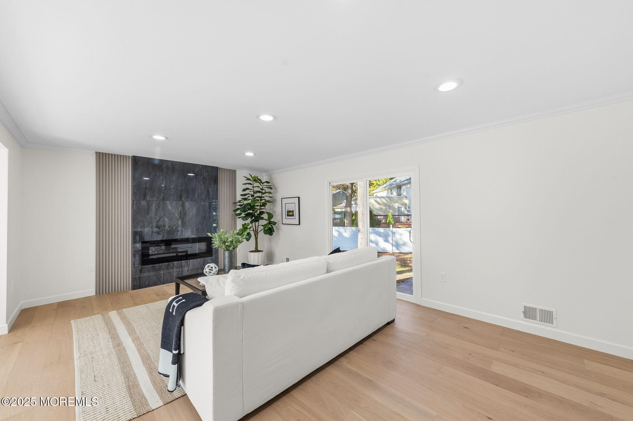 Manalapan, New Jersey, 07726, United States, 5 Bedrooms Bedrooms, ,4 BathroomsBathrooms,Residential,Active,1969663