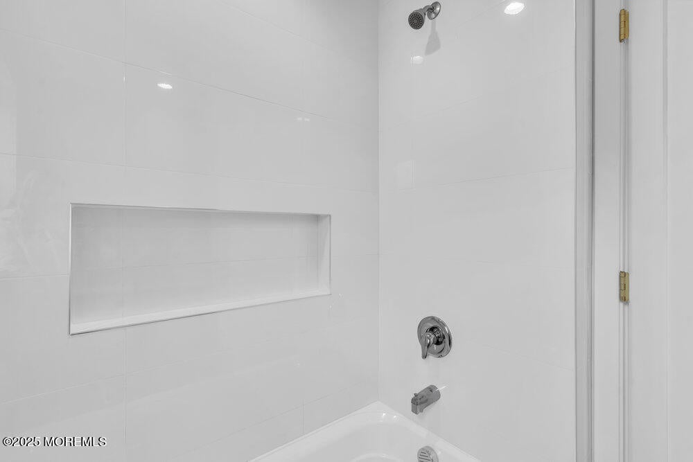 Lakewood, New Jersey, 08701, United States, 5 Bedrooms Bedrooms, ,4 BathroomsBathrooms,Residential,Active,1973269