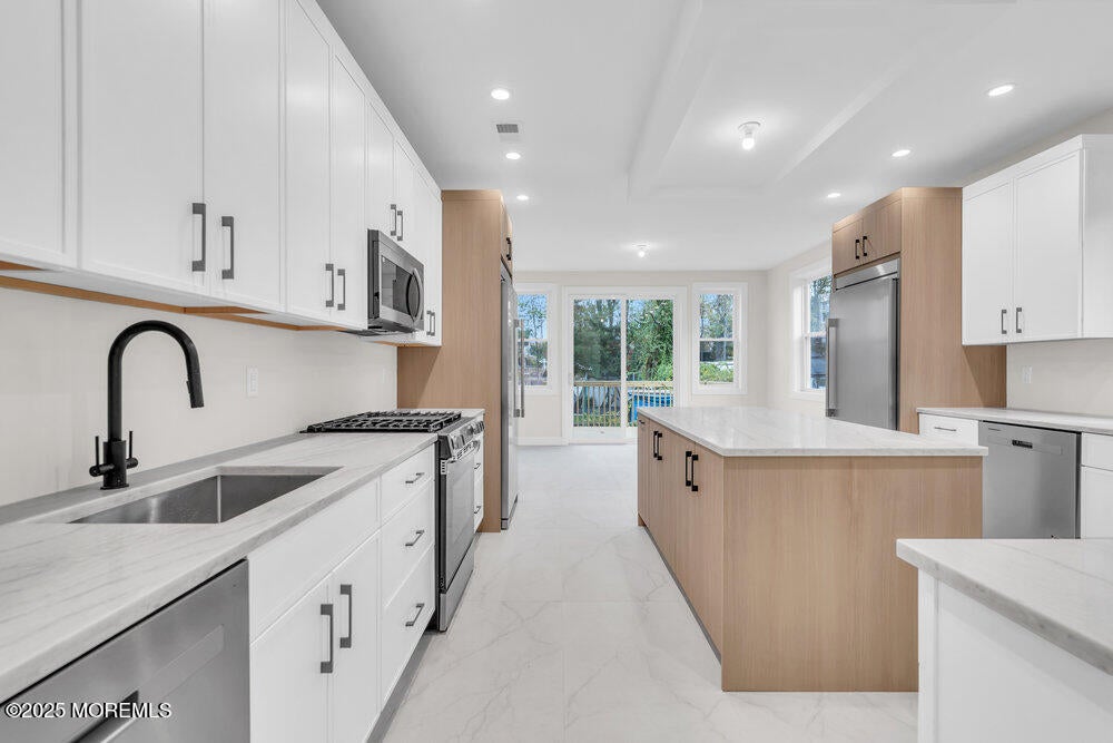 Lakewood, New Jersey, 08701, United States, 5 Bedrooms Bedrooms, ,4 BathroomsBathrooms,Residential,Active,1973269