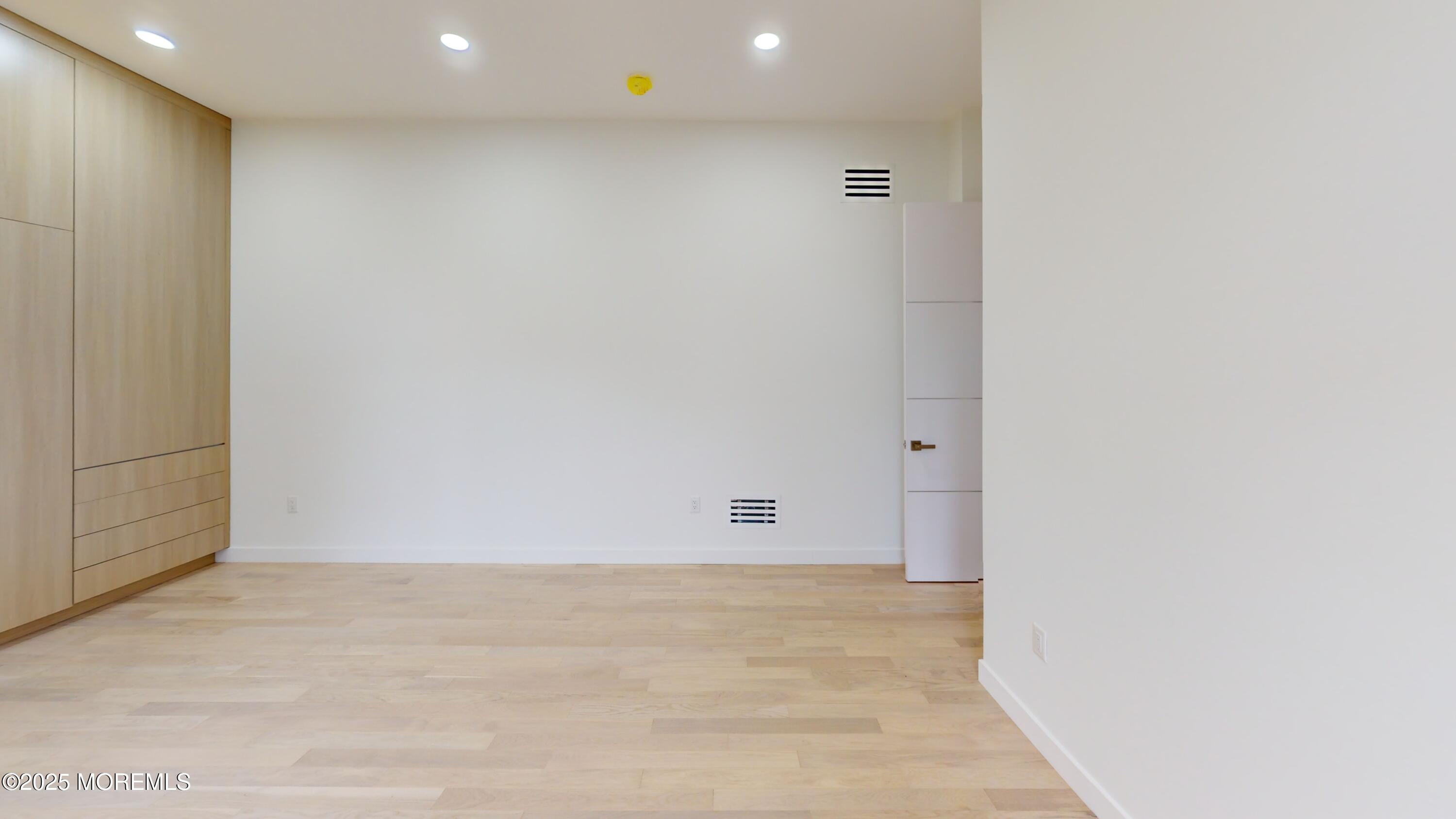 Marlboro, New Jersey, 07746, United States, 5 Bedrooms Bedrooms, ,5 BathroomsBathrooms,Residential,Active,1929654