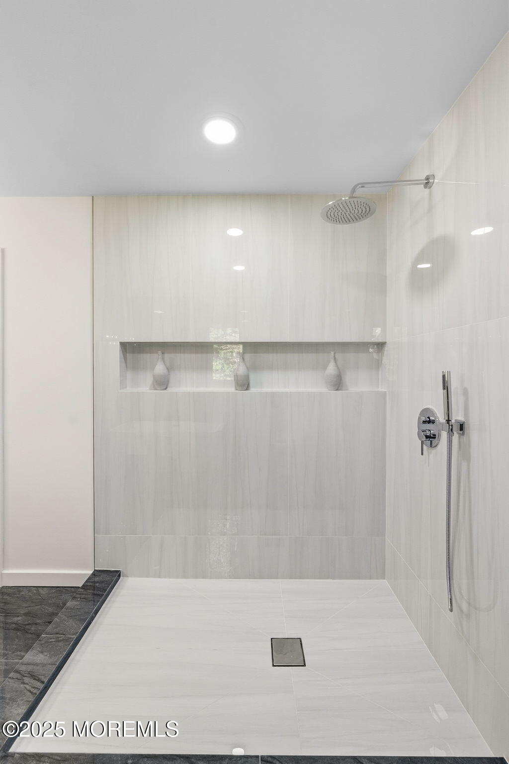 Manalapan, New Jersey, 07726, United States, 5 Bedrooms Bedrooms, ,4 BathroomsBathrooms,Residential,Active,1969663