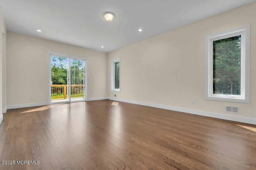 Jackson, New Jersey, 08527, United States, 6 Bedrooms Bedrooms, ,4 BathroomsBathrooms,Residential,Active,1973337