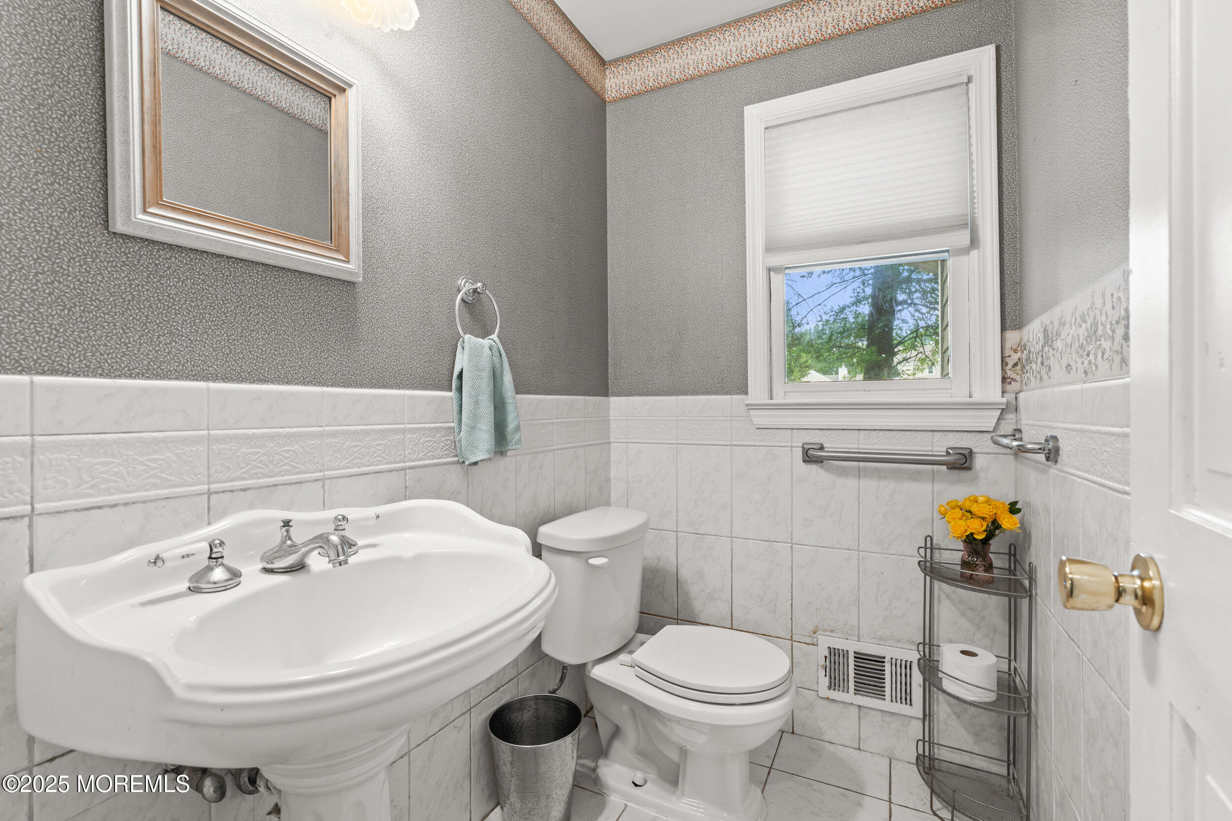 Allenwood, New Jersey, 08720, United States, 5 Bedrooms Bedrooms, ,3 BathroomsBathrooms,Residential,Active,1849537