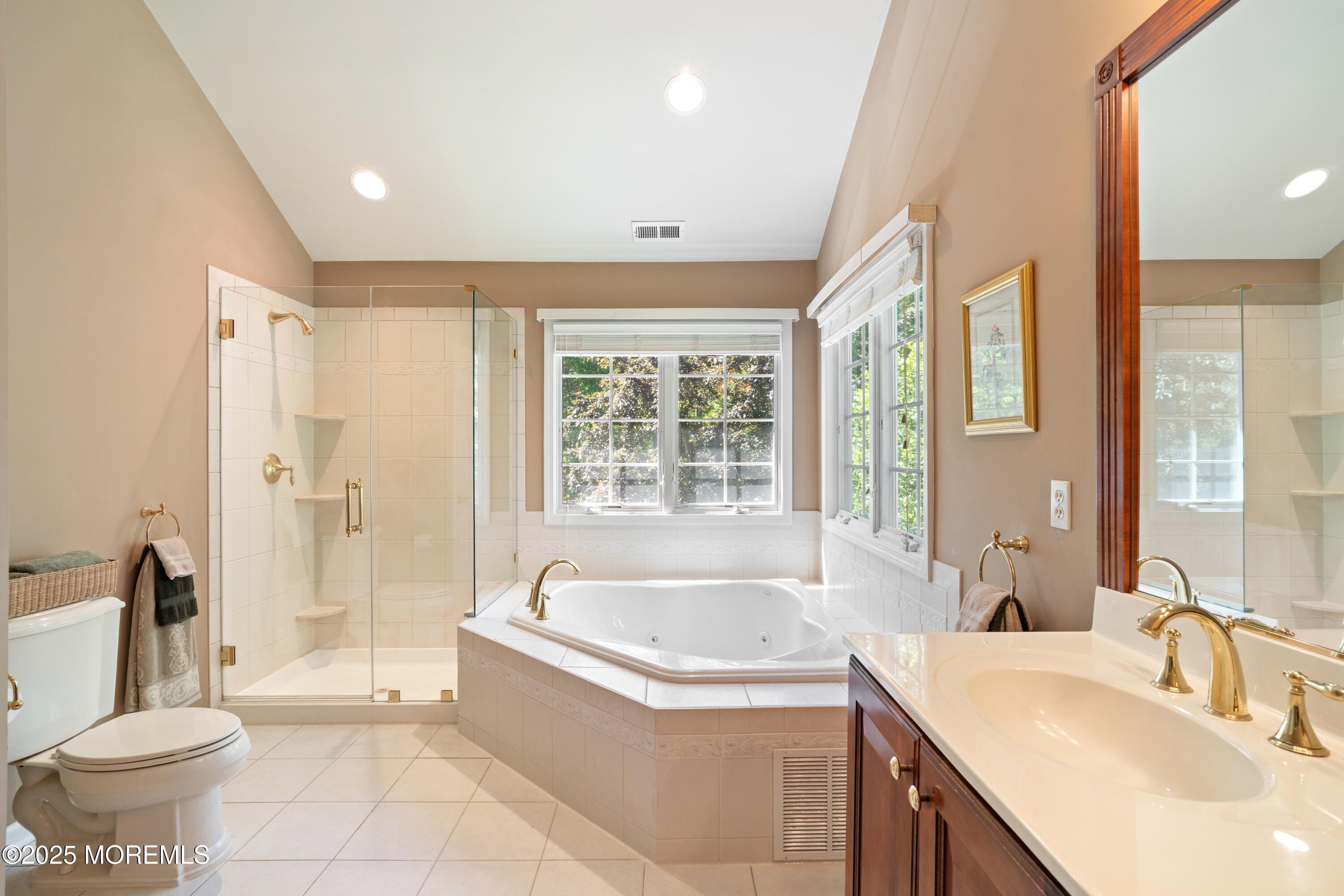Manahawkin, New Jersey, 08050, United States, ,3 BathroomsBathrooms,Residential,Pending,1824002