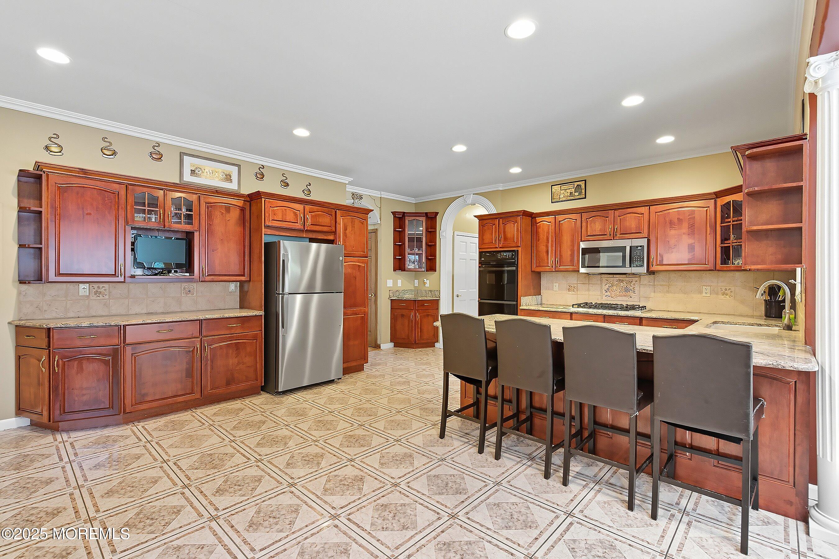 Manalapan, New Jersey, 07726, United States, 5 Bedrooms Bedrooms, ,3 BathroomsBathrooms,Residential,Active,1952450