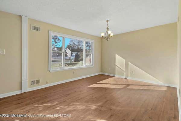 124 WINDWARD DR, BARNEGAT, NJ 08005, photo 4 of 24