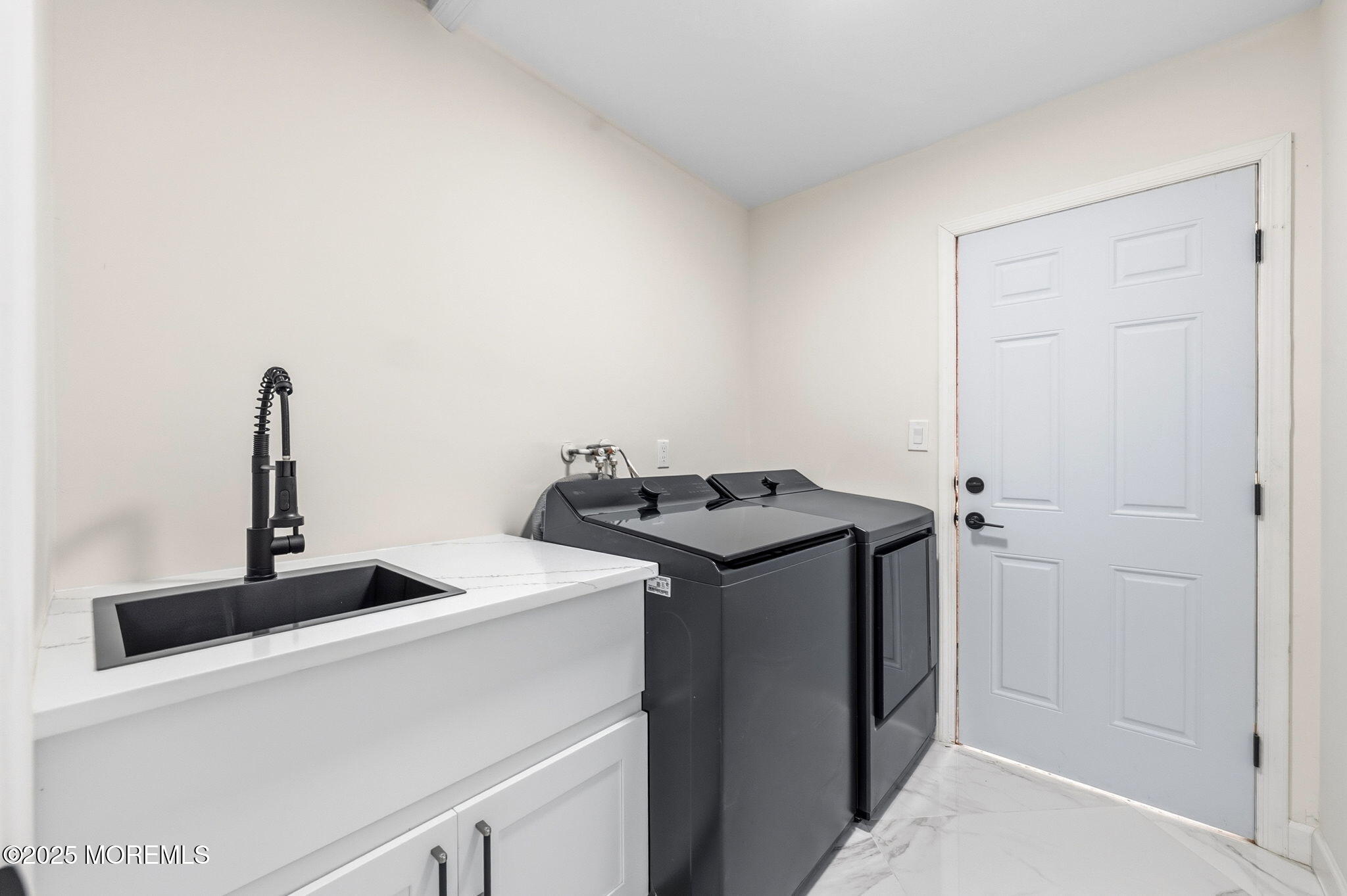 Manalapan, New Jersey, 07726, United States, 5 Bedrooms Bedrooms, ,4 BathroomsBathrooms,Residential,Active,1969663