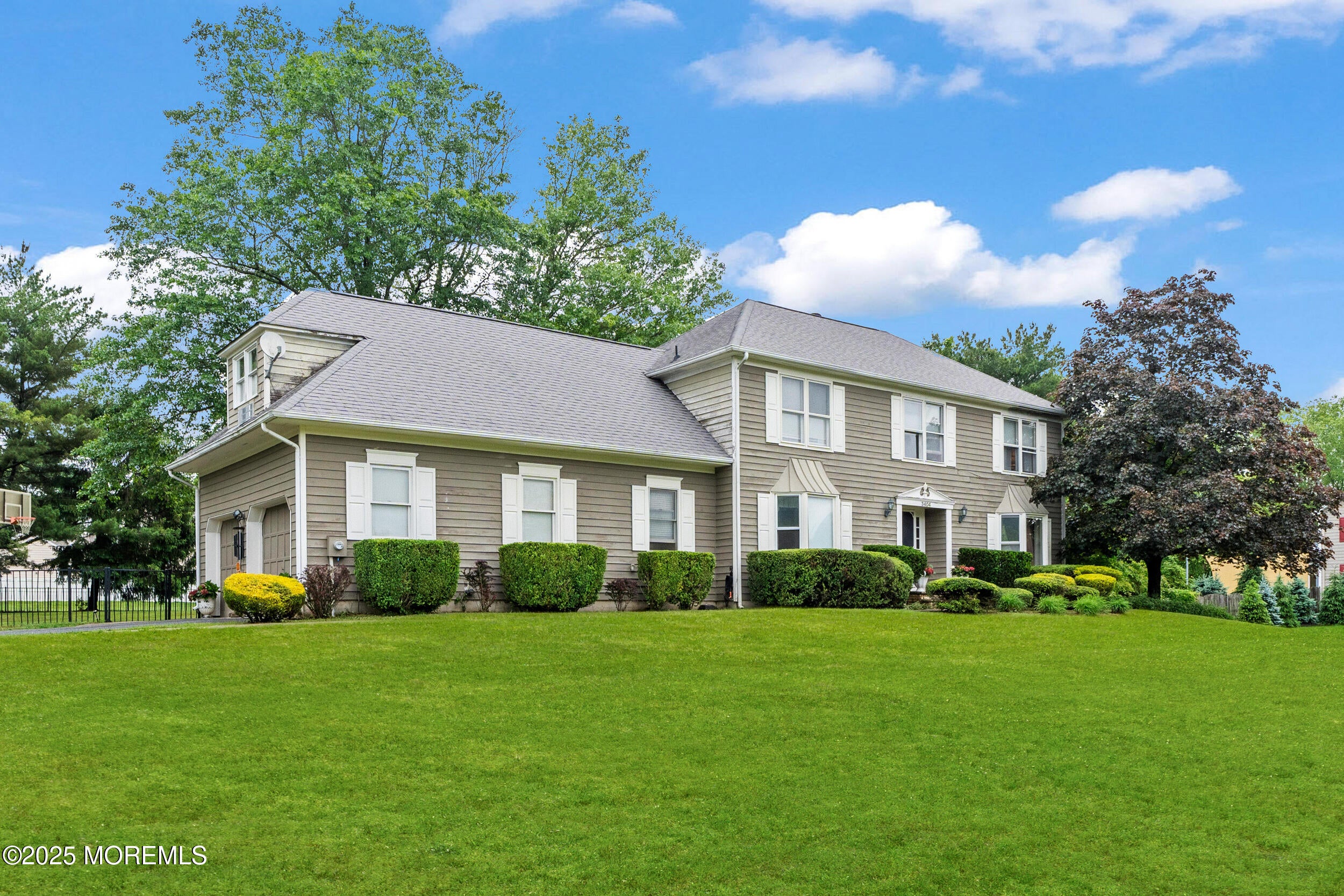 Allenwood, New Jersey, 08720, United States, 5 Bedrooms Bedrooms, ,3 BathroomsBathrooms,Residential,Active,1849537