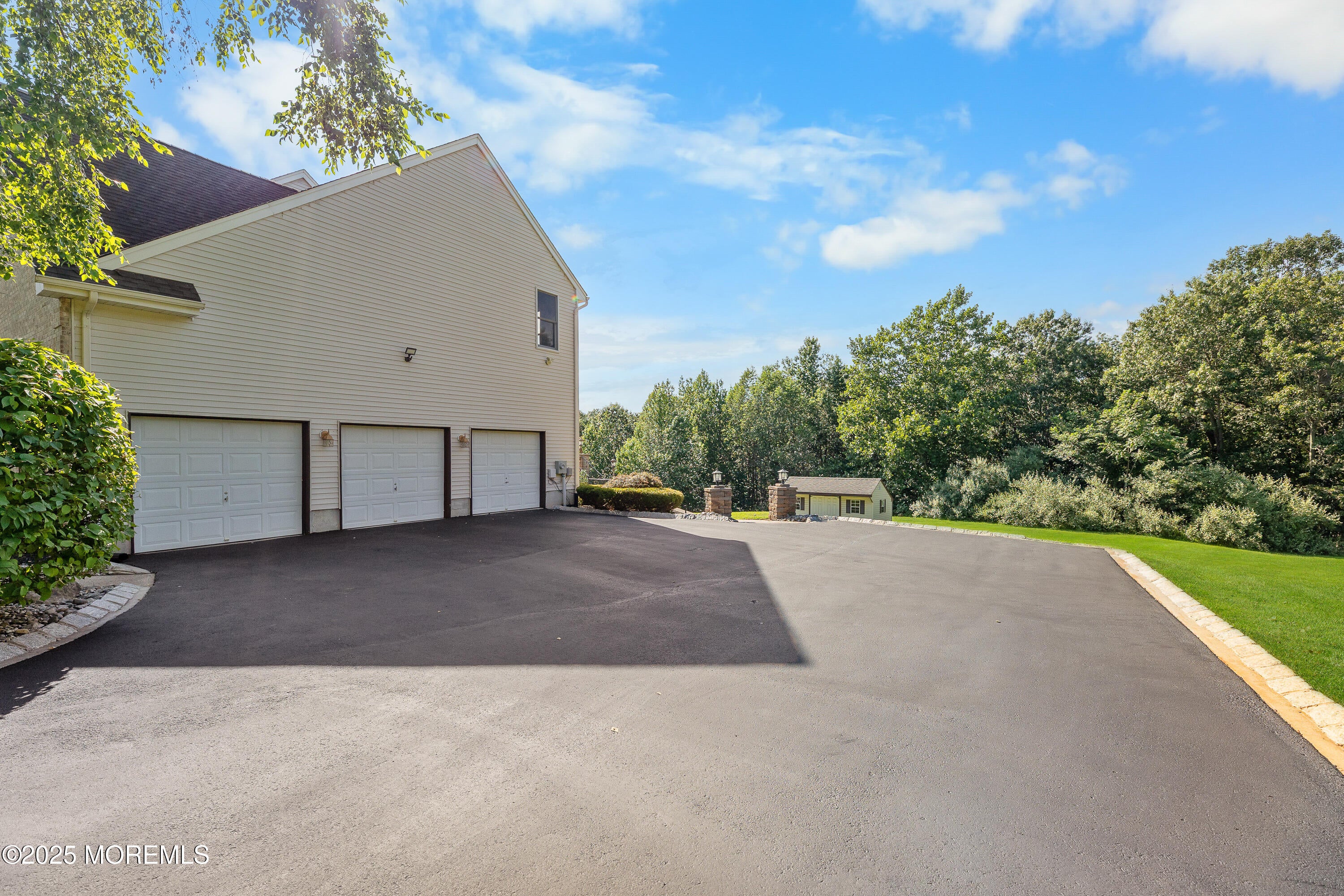 Millstone, New Jersey, 08510, United States, 5 Bedrooms Bedrooms, ,6 BathroomsBathrooms,Residential,Active,1954020