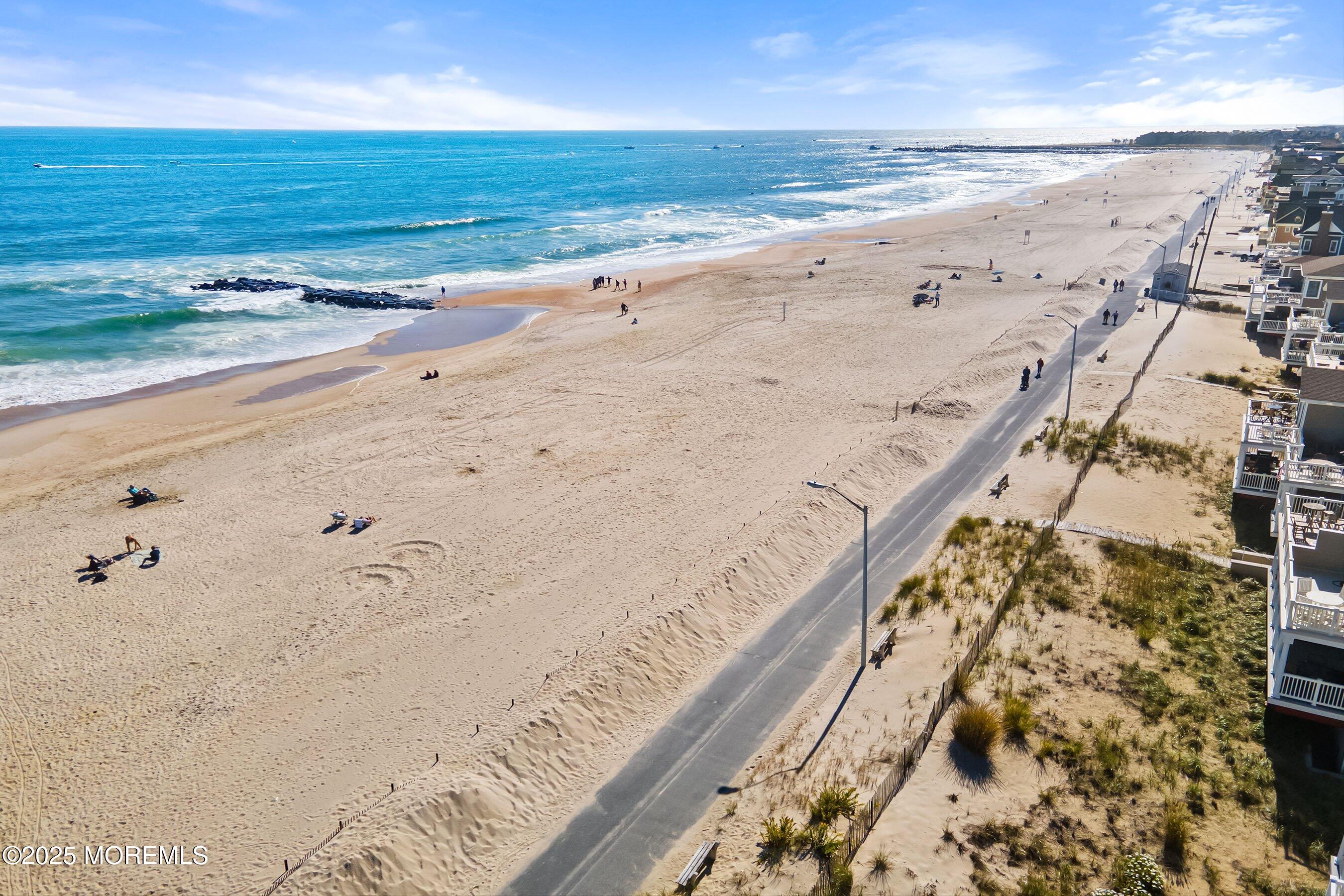 Manasquan, New Jersey, 08736, United States, 6 Bedrooms Bedrooms, ,5 BathroomsBathrooms,Residential,Active,1936615