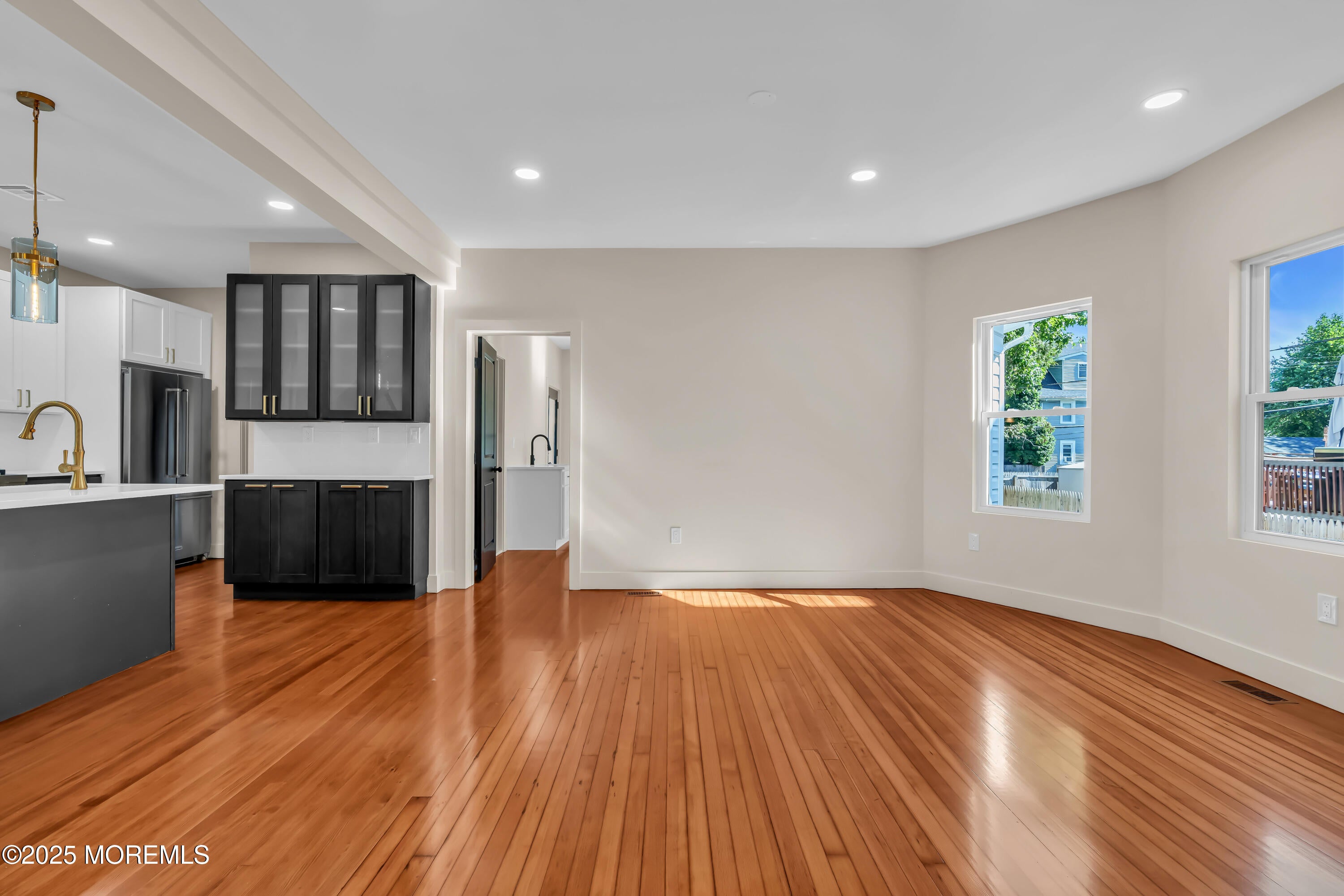 Asbury Park, New Jersey, 07712, United States, 6 Bedrooms Bedrooms, ,4 BathroomsBathrooms,Residential,Active,1929708