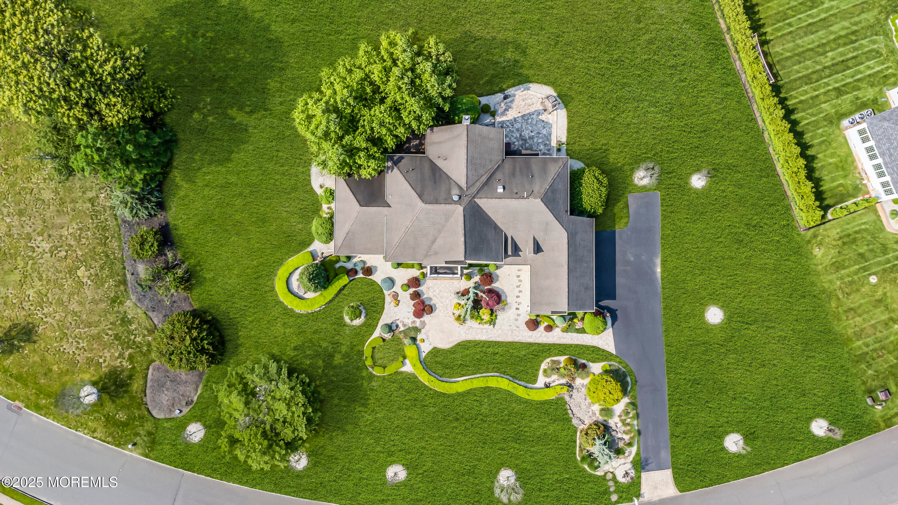 Farmingdale, New Jersey, 07727, United States, 4 Bedrooms Bedrooms, ,5 BathroomsBathrooms,Residential,Active,1868149