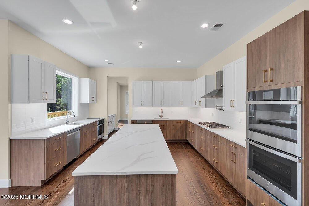 Jackson, New Jersey, 08527, United States, 6 Bedrooms Bedrooms, ,4 BathroomsBathrooms,Residential,Active,1973337