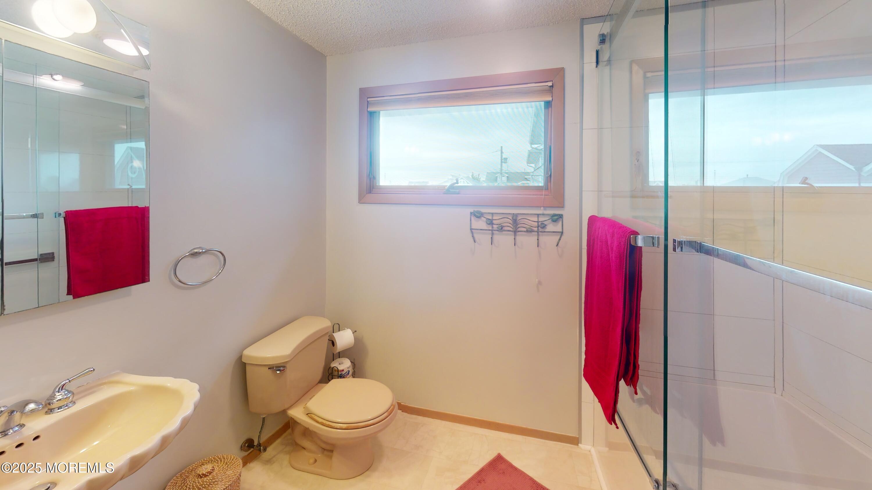 Lavallette, New Jersey, 08735, United States, 6 Bedrooms Bedrooms, ,5 BathroomsBathrooms,Residential,Active,2007233