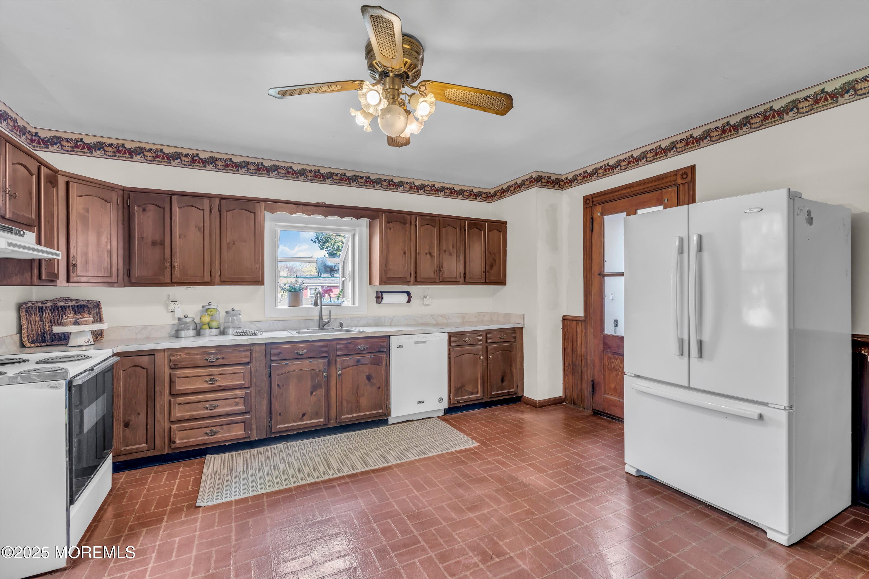 Hazlet, New Jersey, 07730, United States, 4 Bedrooms Bedrooms, ,2 BathroomsBathrooms,Residential,Active,1973535