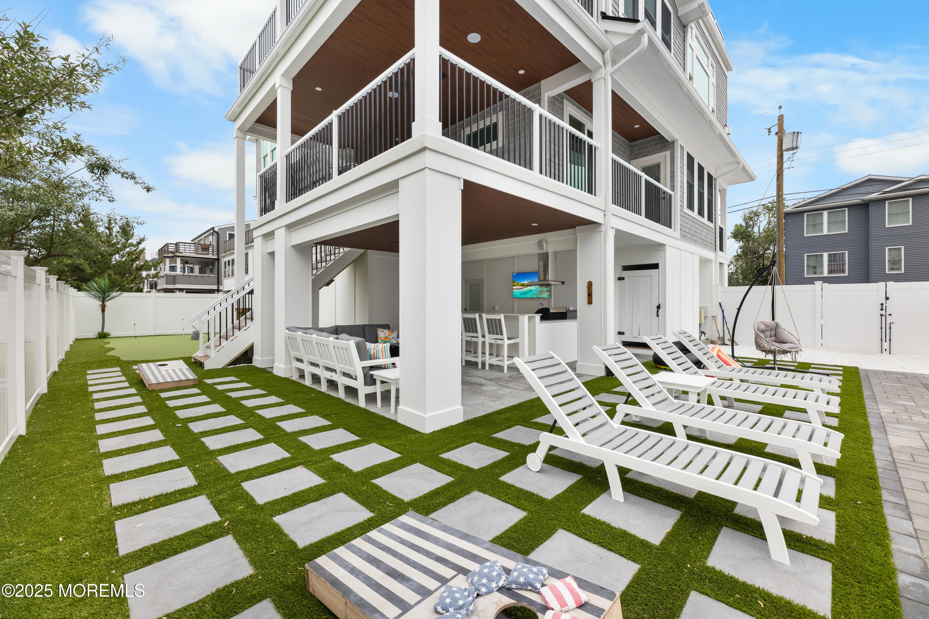 Beach Haven, New Jersey, 08008, United States, 6 Bedrooms Bedrooms, ,6 BathroomsBathrooms,Residential,Active,1969766