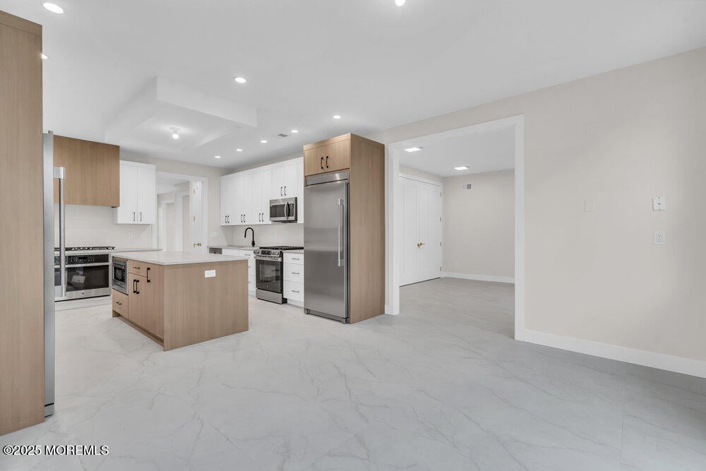 Lakewood, New Jersey, 08701, United States, 5 Bedrooms Bedrooms, ,4 BathroomsBathrooms,Residential,Active,1973269