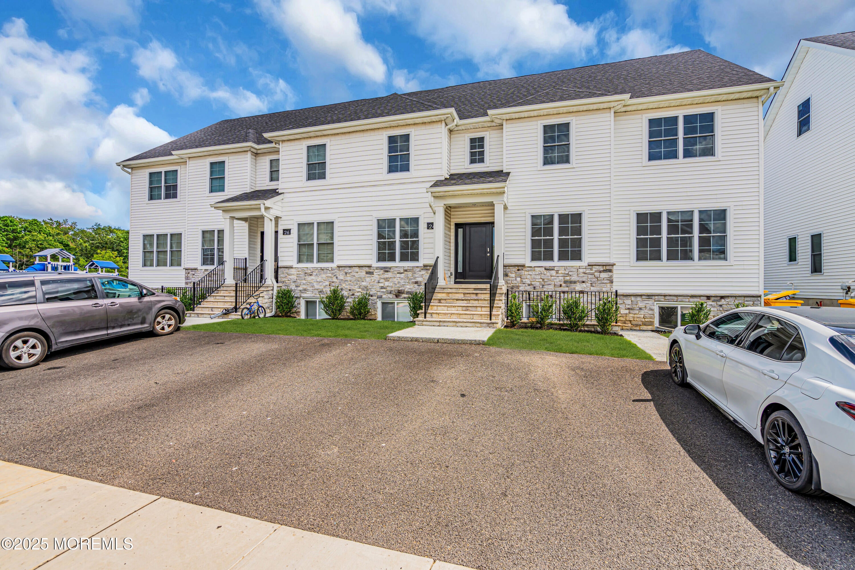 Lakewood, New Jersey, 08701, United States, 5 Bedrooms Bedrooms, ,4 BathroomsBathrooms,Residential,Active,1941365