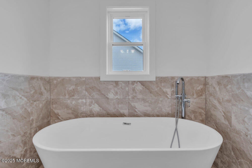 Toms River, New Jersey, 08755, United States, 5 Bedrooms Bedrooms, ,5 BathroomsBathrooms,Residential,Active,1997624