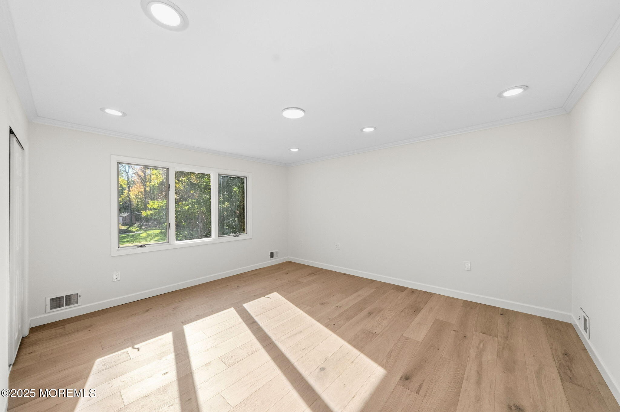 Manalapan, New Jersey, 07726, United States, 5 Bedrooms Bedrooms, ,4 BathroomsBathrooms,Residential,Active,1969663