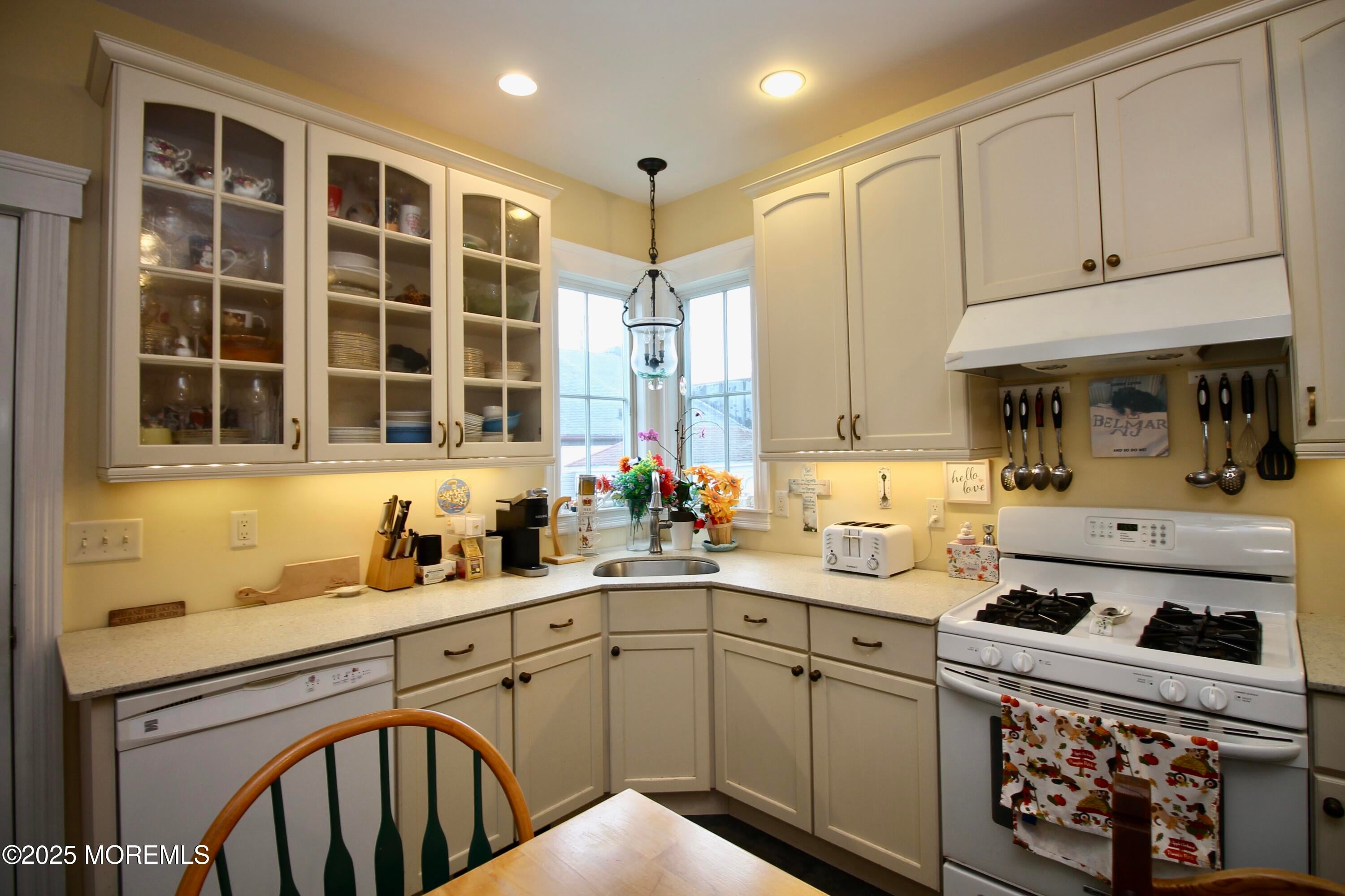Belmar, New Jersey, 07719, United States, 3 Bedrooms Bedrooms, ,2 BathroomsBathrooms,Residential,Active,1953027